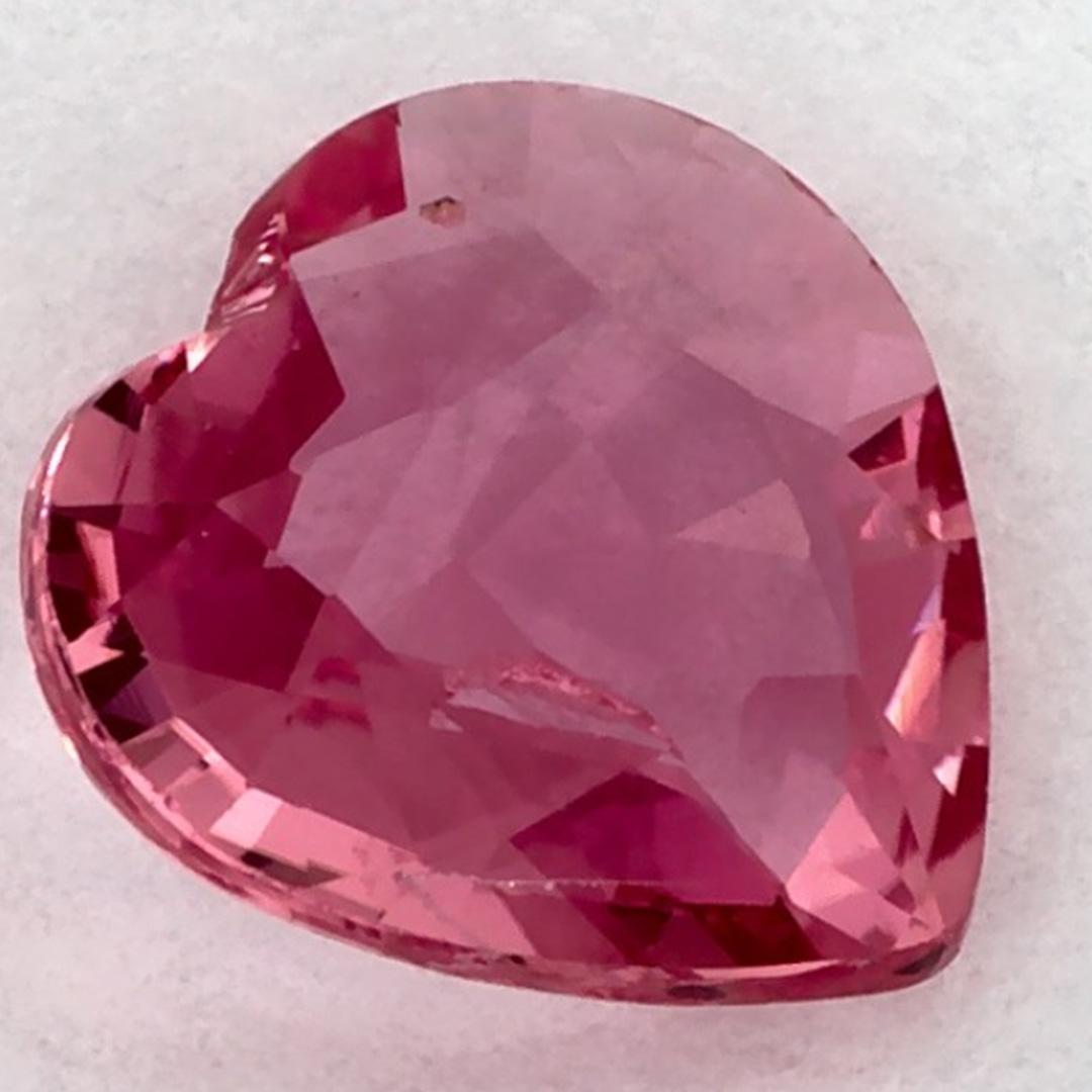 Gemma sciolta con cuore di zaffiro rosa da 1.15 carati in vendita 1