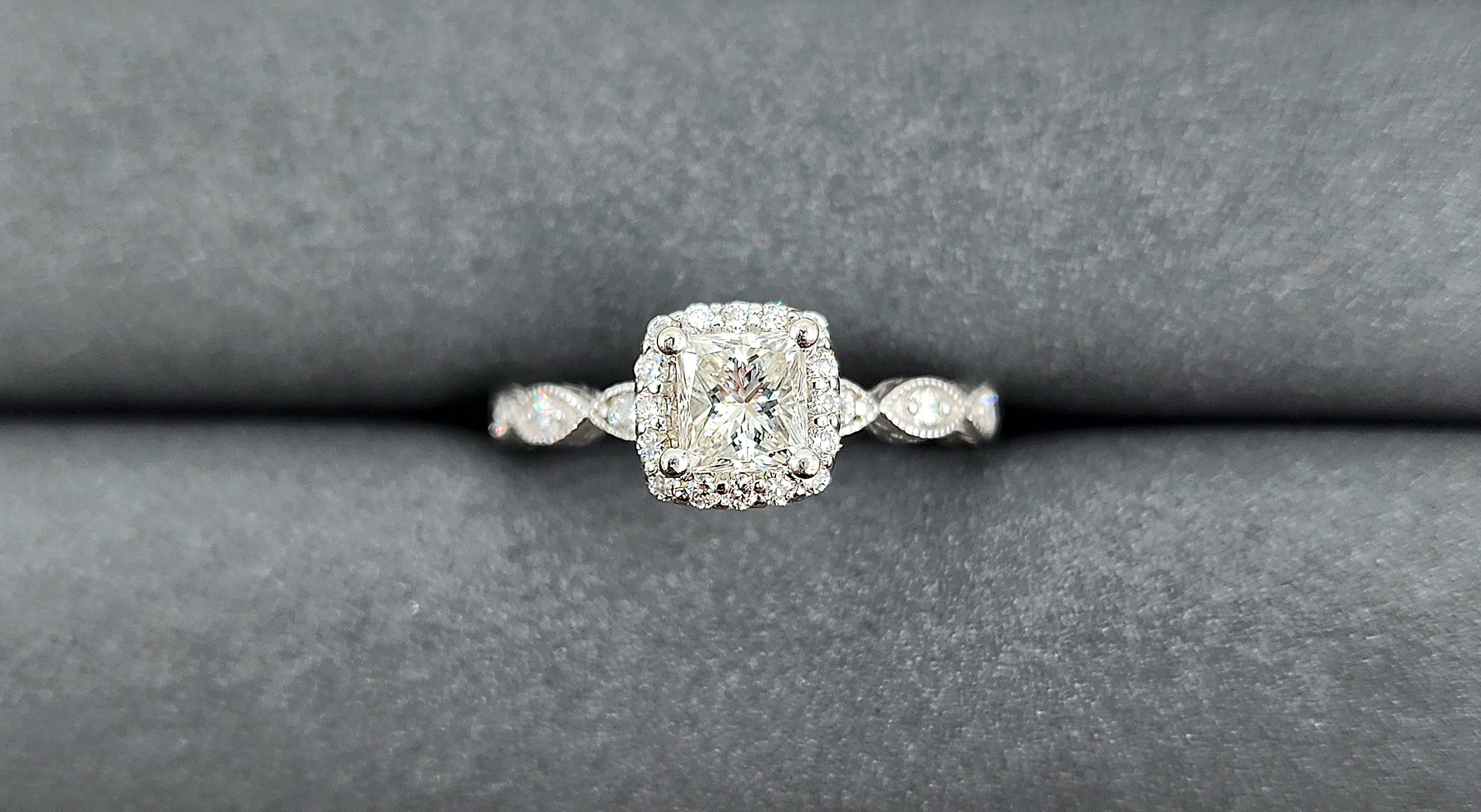 Bague de fiançailles avec diamant taille princesse de 1,15 ct