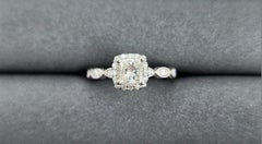 Anillo de compromiso de diamantes talla princesa de 1,15 ct