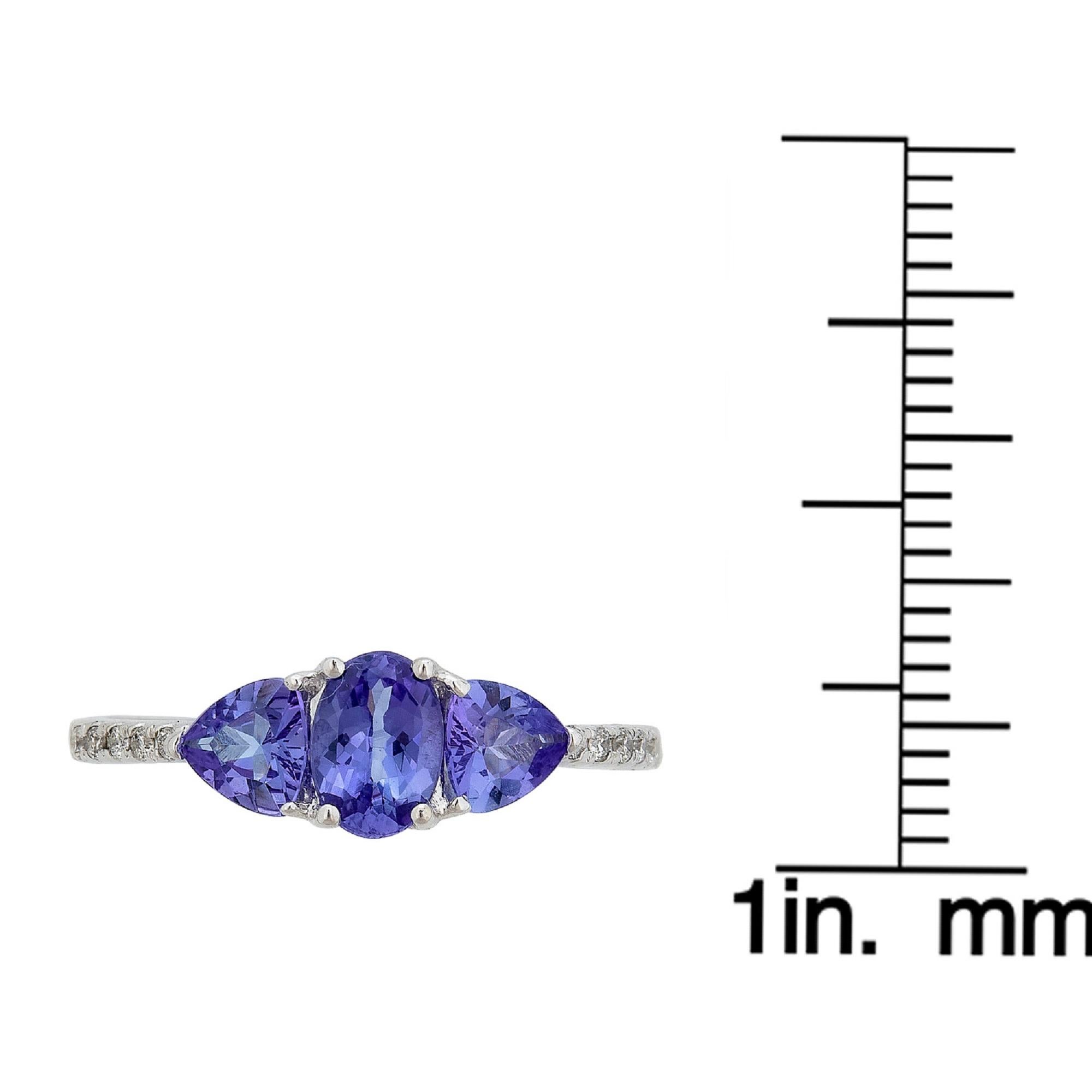 1.15 Carat Tanzanite and Diamond 14 Karat White Gold Ring In New Condition For Sale In New York, NY