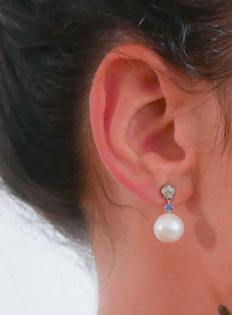 Orecchini di 11,5 mm con perle, zaffiri, diamanti e platino. In condizioni buone in vendita a Marcianise, Marcianise (CE)