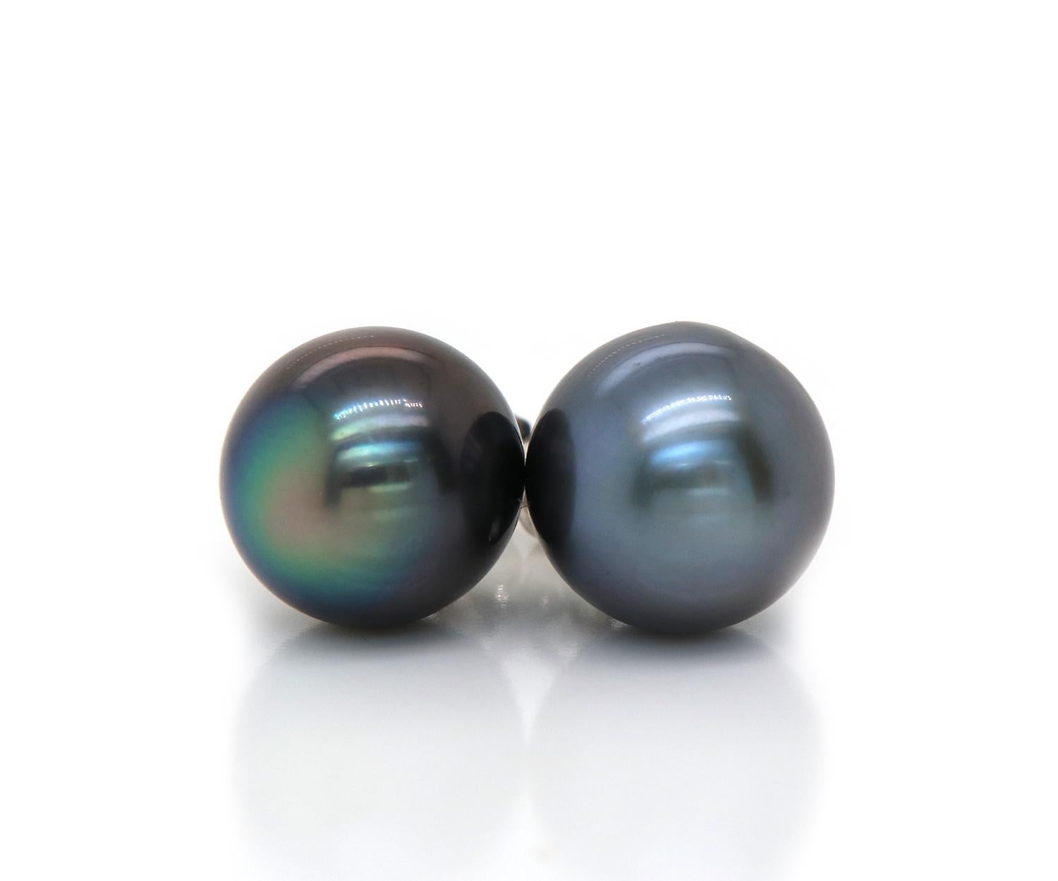 Tahitian Cultured Pearl Stud Earrings in 14K White Gold In Excellent Condition For Sale In Vienna, VA