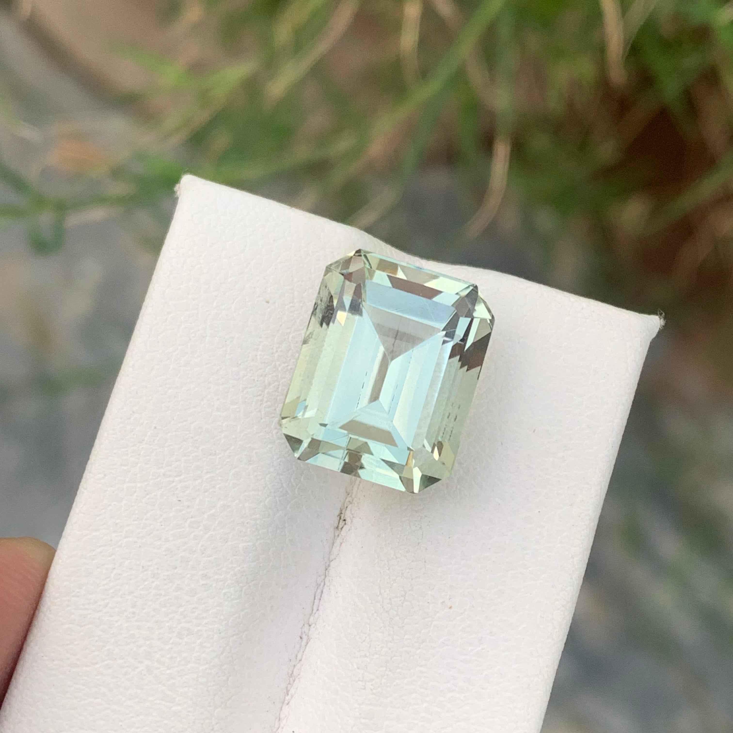 Women's or Men's 11.50 Carat Enchanting Elegance Stunning Asscher Cut Green Amethyst Ring Gem For Sale
