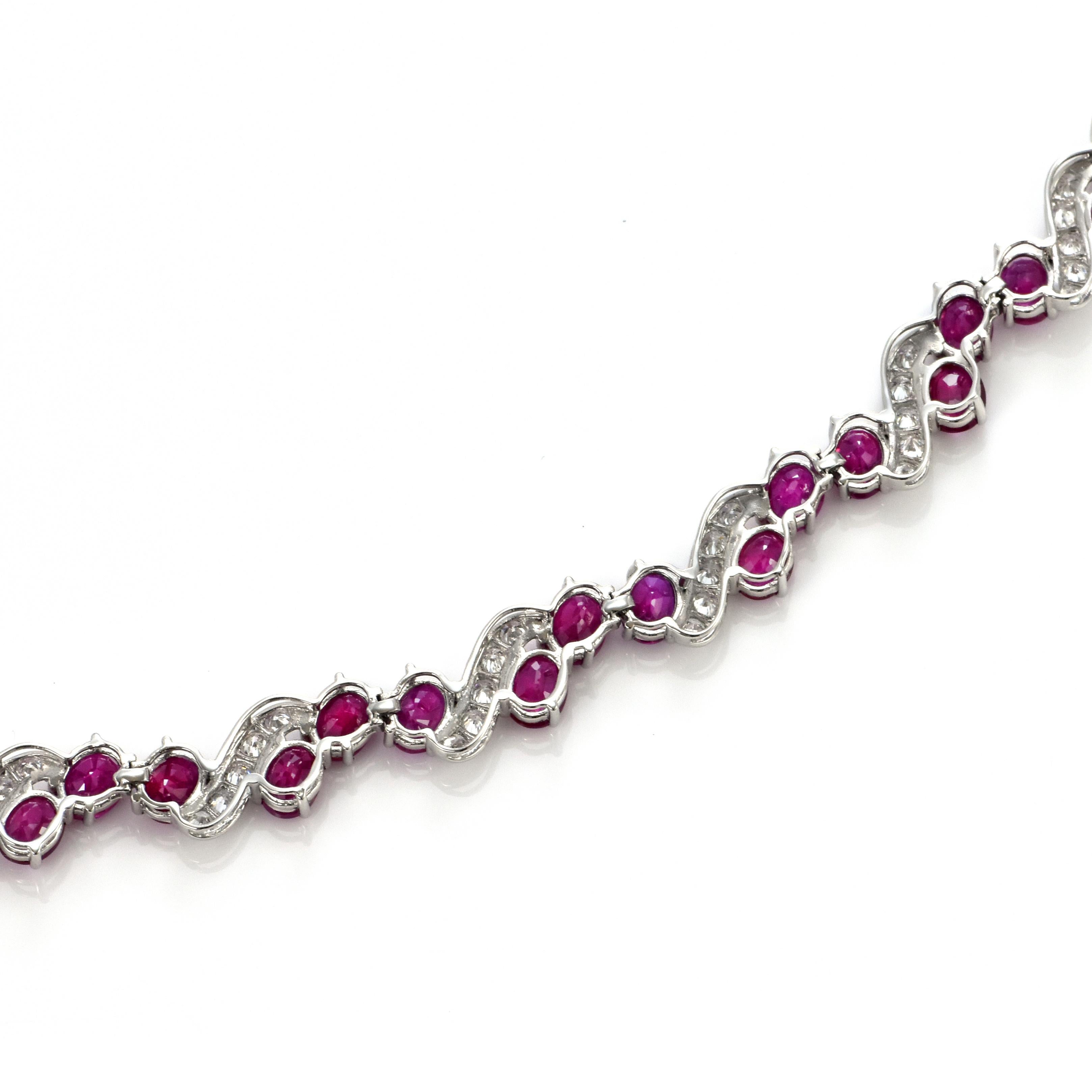 Armband aus Platin mit 11,50 Karat natürlichen burmesischen Rubinen und Diamanten im Angebot 4