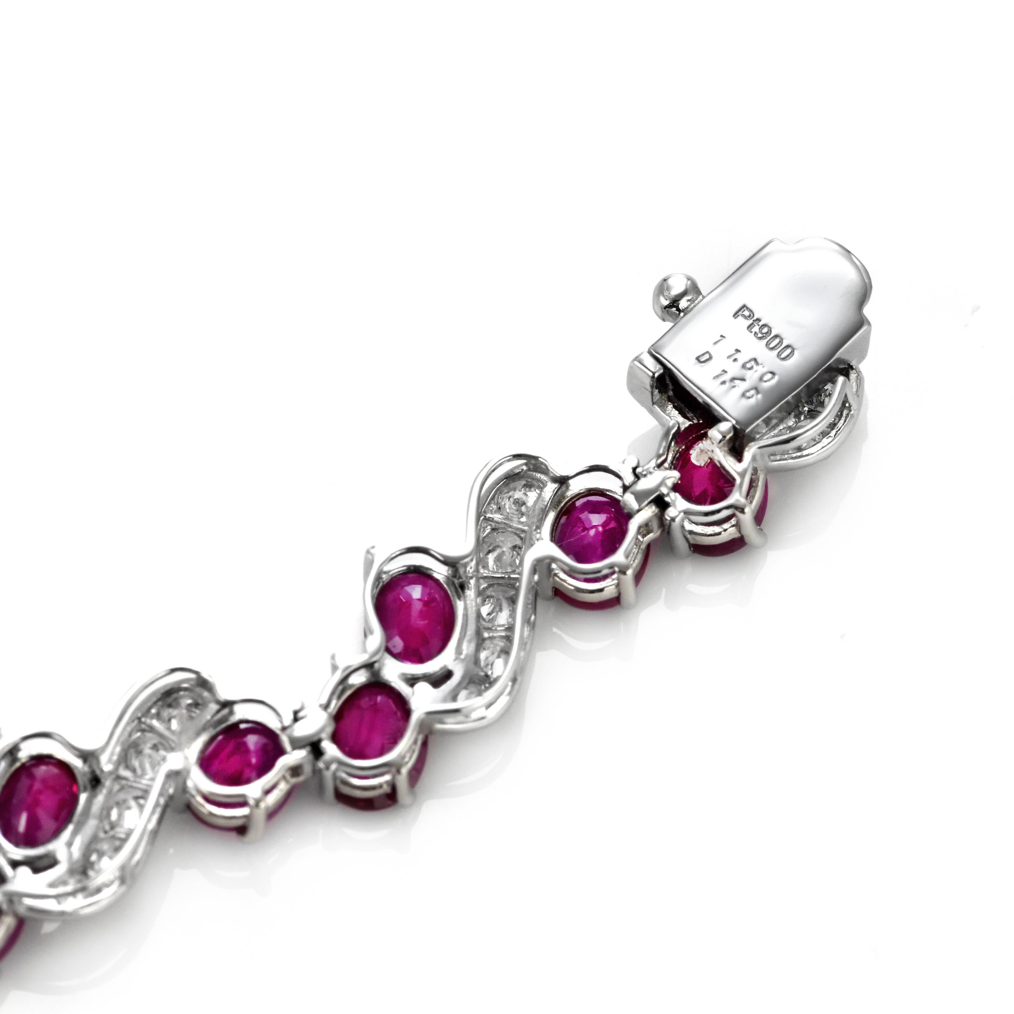 Armband aus Platin mit 11,50 Karat natürlichen burmesischen Rubinen und Diamanten im Angebot 1
