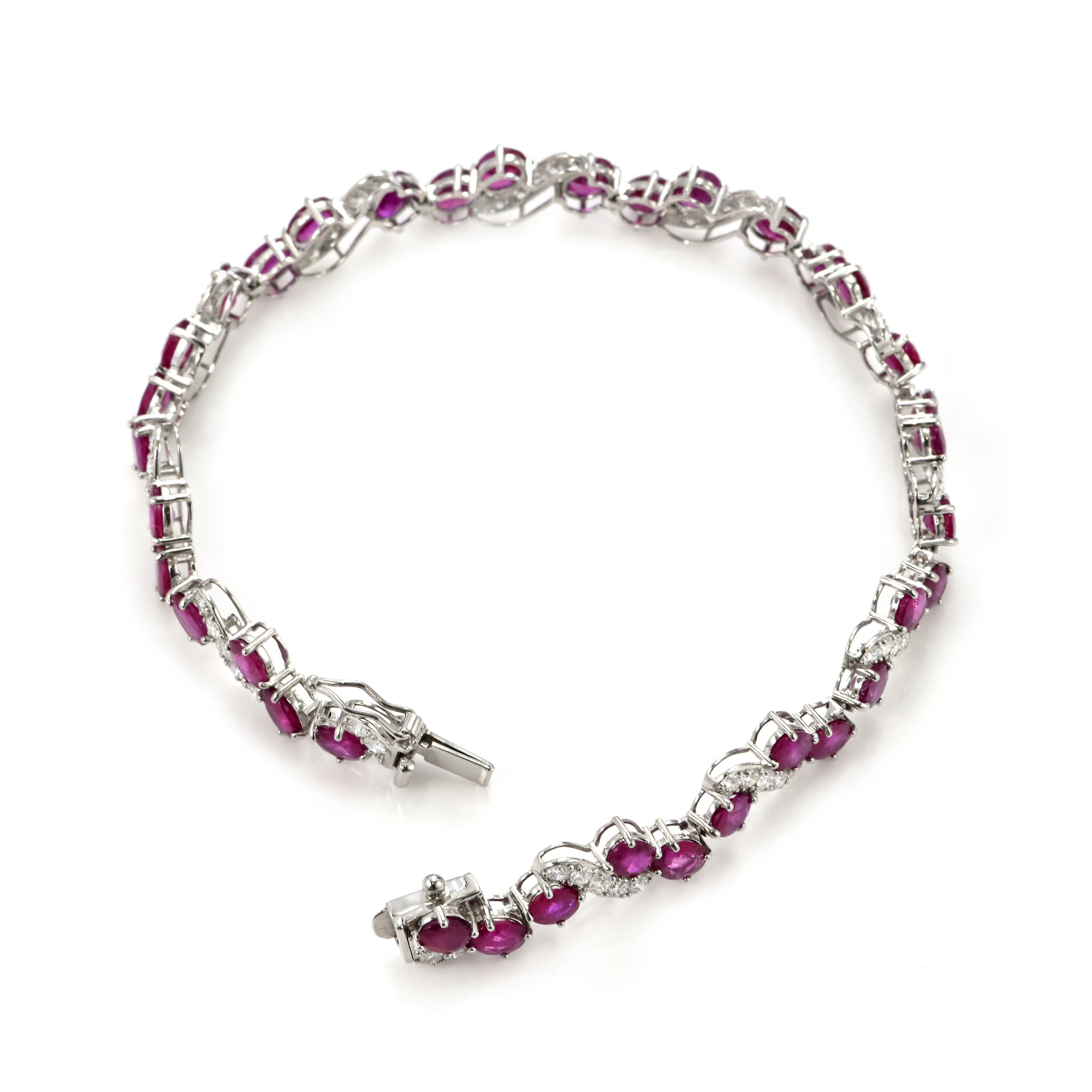 Armband aus Platin mit 11,50 Karat natürlichen burmesischen Rubinen und Diamanten im Angebot 3