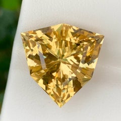 11.50 Carat Natural Loose Faceted Yellow Citrine Trilliant Cut Brazilian Gem