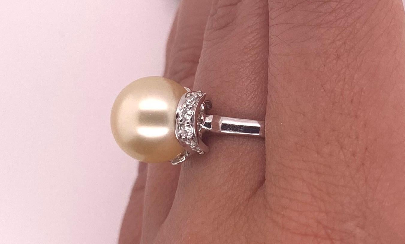 Contemporary 11.50 Carat Pearl and White Diamond Cocktail Ring 14K White Gold