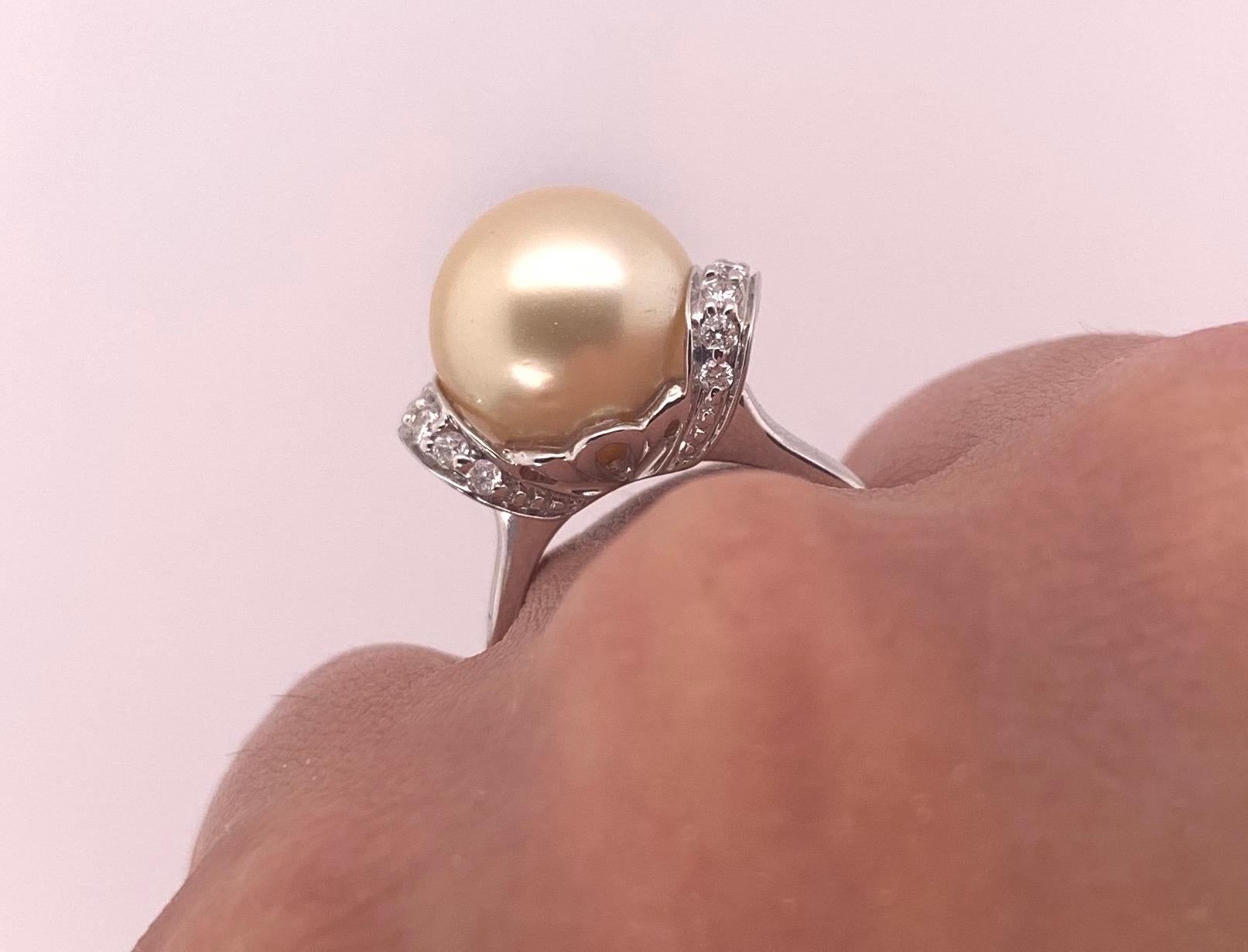 Round Cut 11.50 Carat Pearl and White Diamond Cocktail Ring 14K White Gold