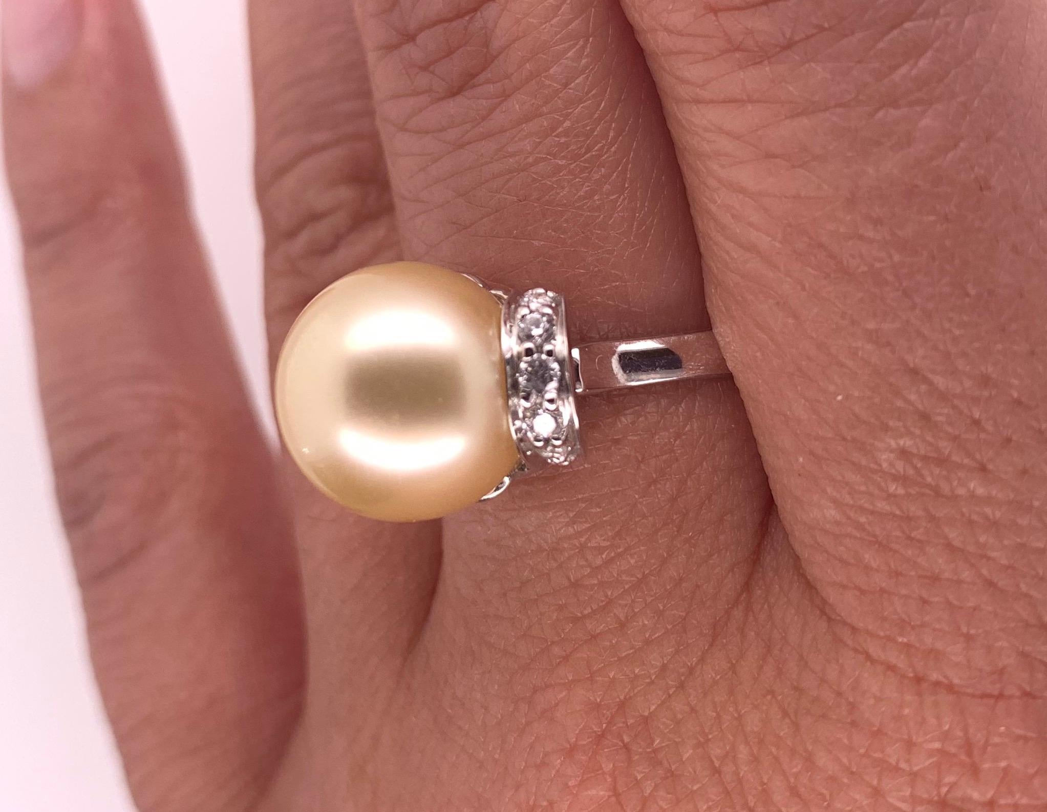 11.50 Carat Pearl and White Diamond Cocktail Ring 14K White Gold In New Condition In GREAT NECK, NY