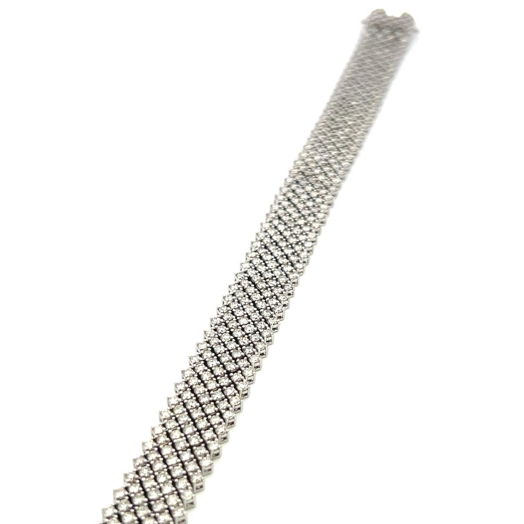 11.50 Carat Round Brilliant G VS Diamond 14 Karat White Gold Tennis Bracelet en vente 1