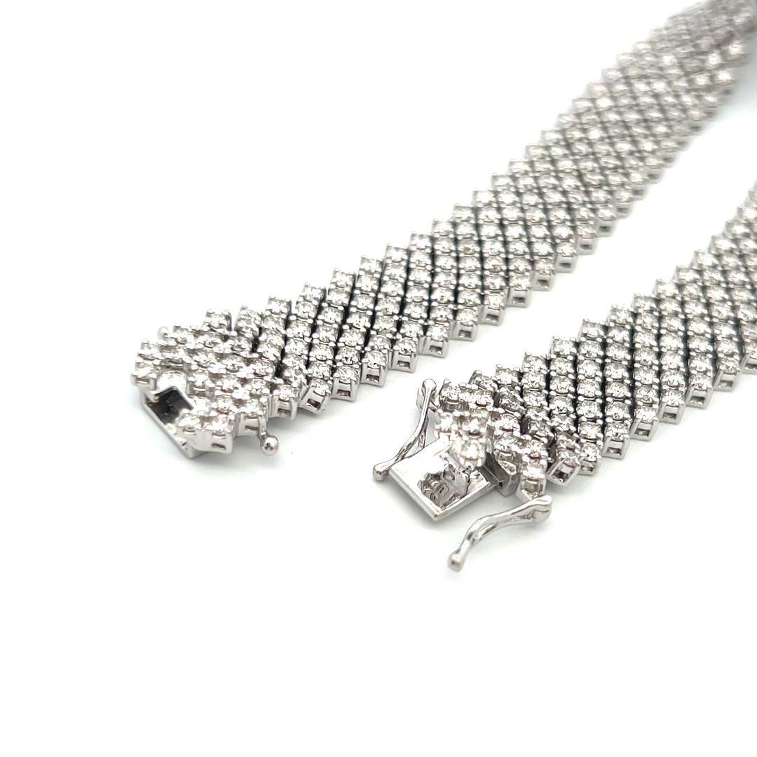 11.50 Carat Round Brilliant G VS Diamond 14 Karat White Gold Tennis Bracelet en vente 3