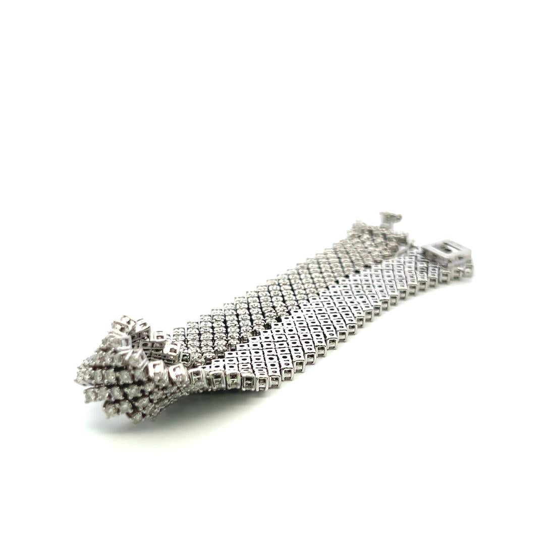 11.50 Carat Round Brilliant G VS Diamond 14 Karat White Gold Tennis Bracelet en vente 4