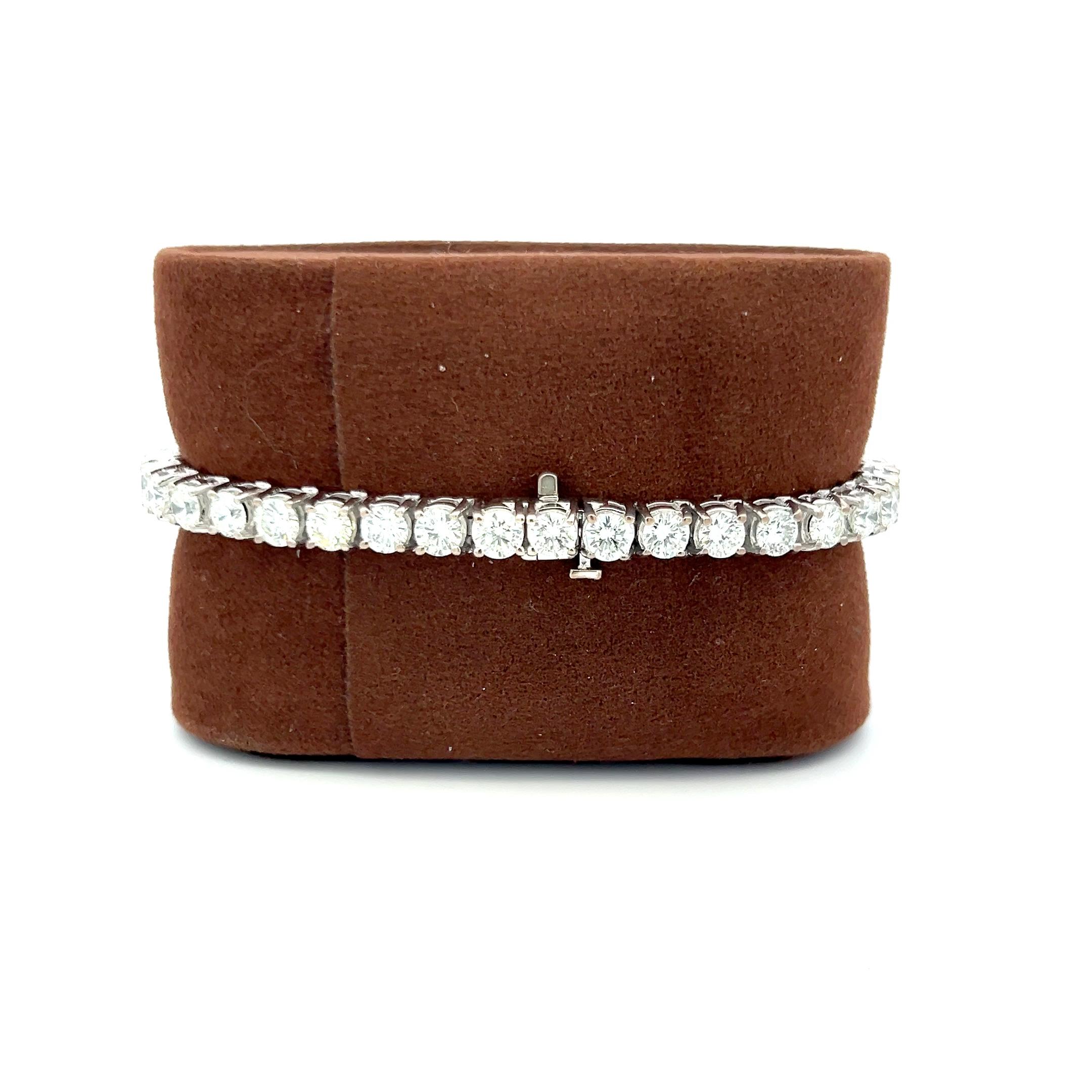 11.50 Carat Round Brilliant H SI Diamond 14 Karat White Gold Tennis Bracelet For Sale 2
