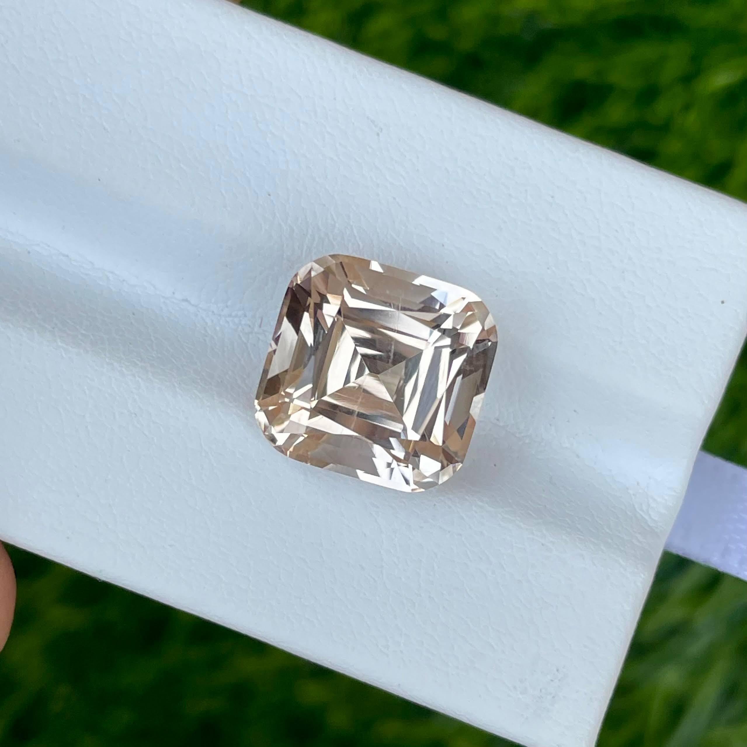 11,50 carati di Topazio d'Oro Taglio Cuscino Gemma Naturale Pakistana in vendita 2