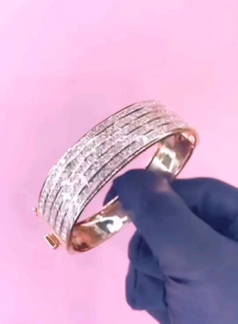 11.50 Carats Natural Diamonds 18K Gold Modern Bracelet In New Condition For Sale In Massafra, IT