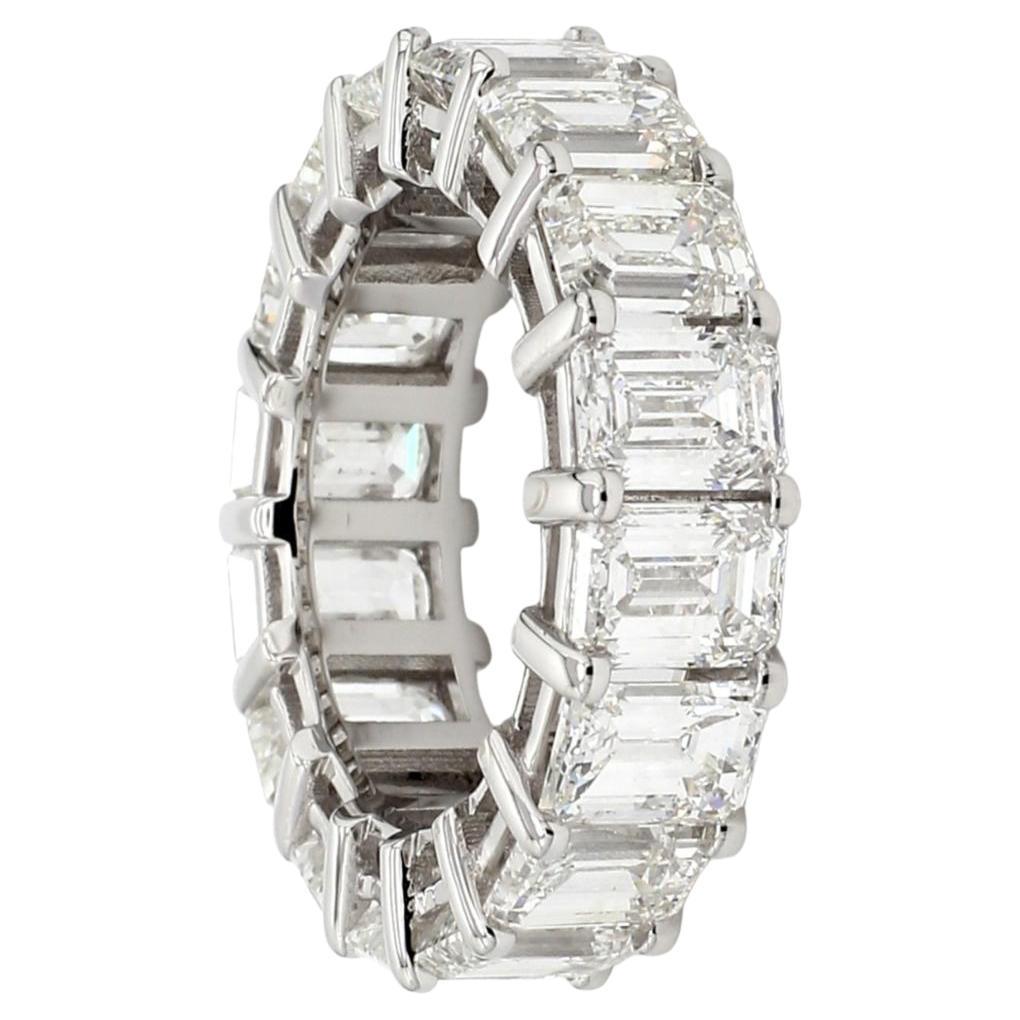 Neil Savalia 11.51 total carat weight Emerald cut diamond eternity band. This beautiful platinum eternity band has sixteen emerald shape diamonds ranging from F-G in color / VVS-VS  in clarity with a 3/4ct carat each stone hand set in Platinum by
