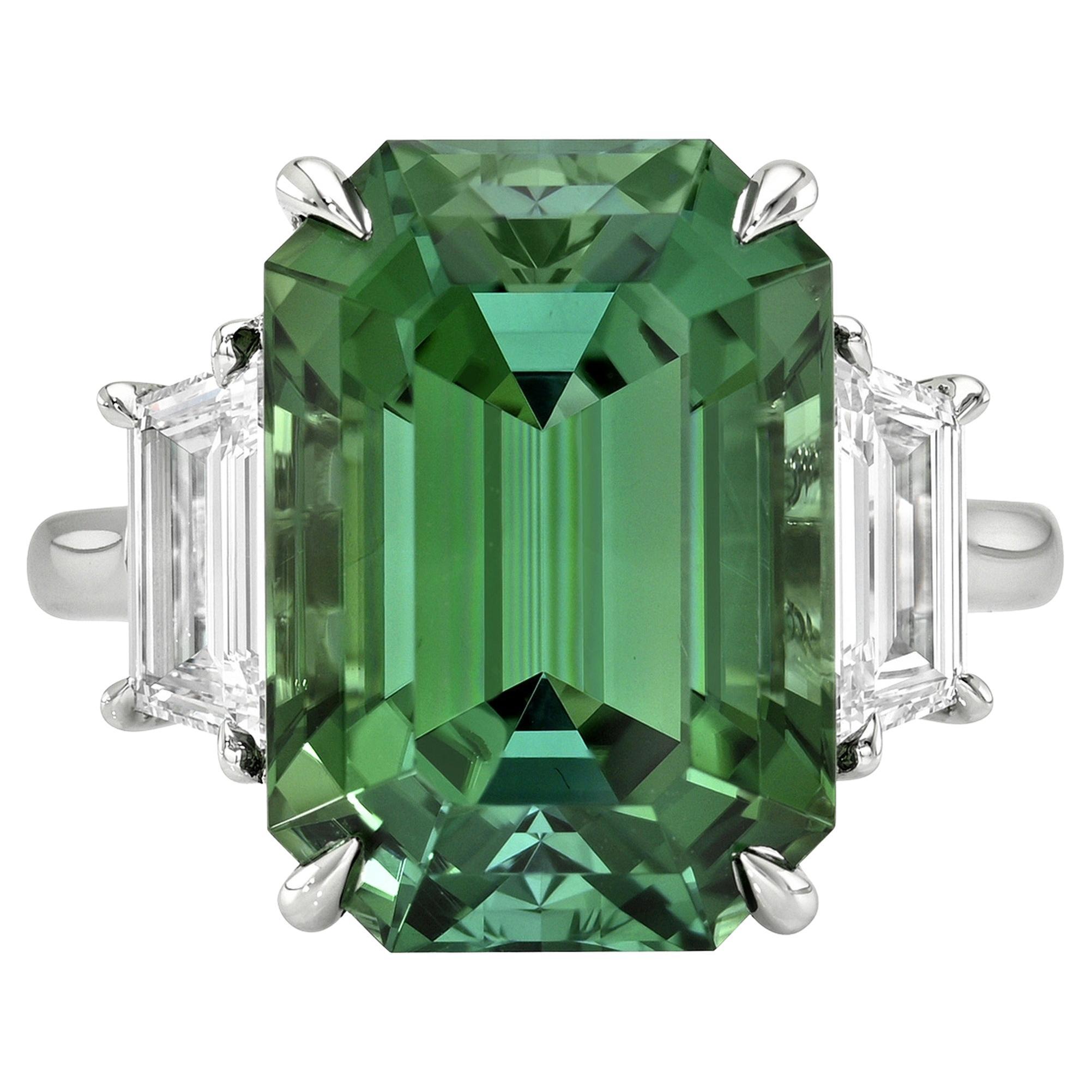 11.51 Carat Emerald-Cut Mint Tourmaline and Diamond Platinum Ring, GIA Certified (bague en platine avec tourmaline émeraude et diamant)