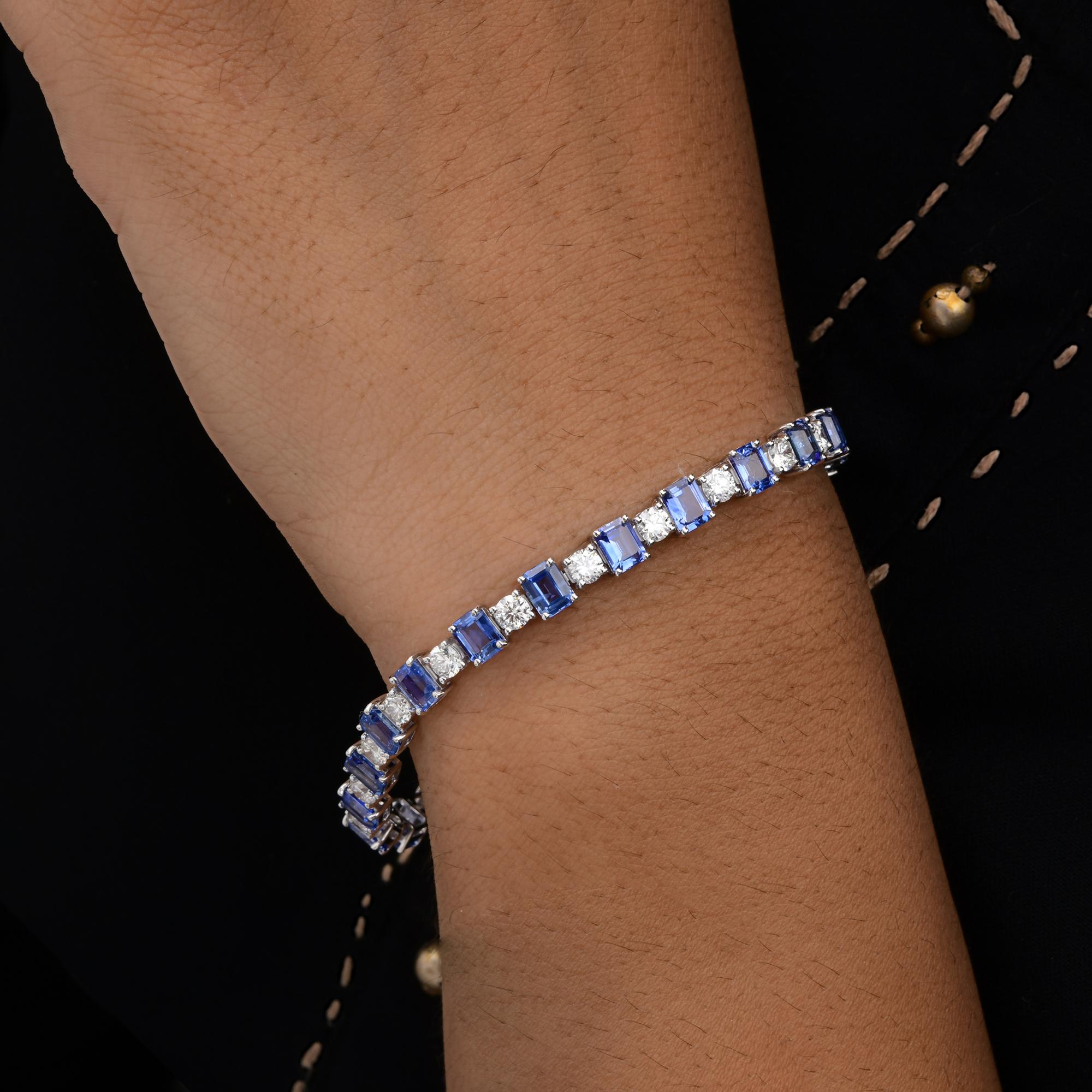 Emerald Cut 11.51 Carats Blue Sapphire 3.55 Carats Diamond 18 Karat White Gold Bracelet For Sale