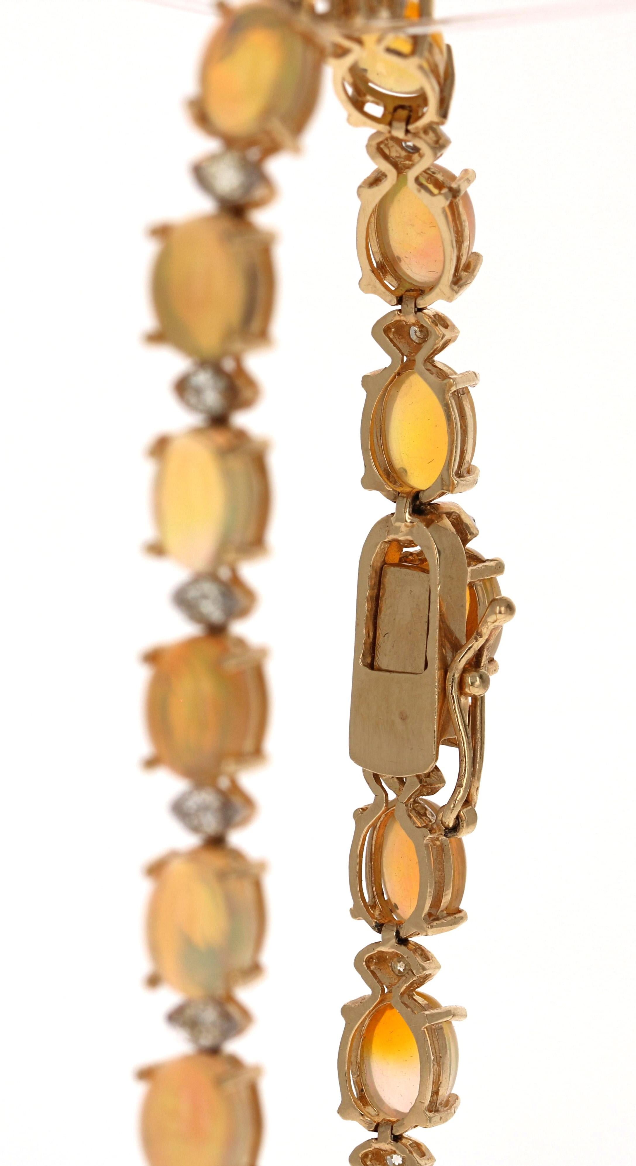 Contemporary 11.52 Carat Opal Diamond 14 Karat Yellow Gold Link Bracelet
