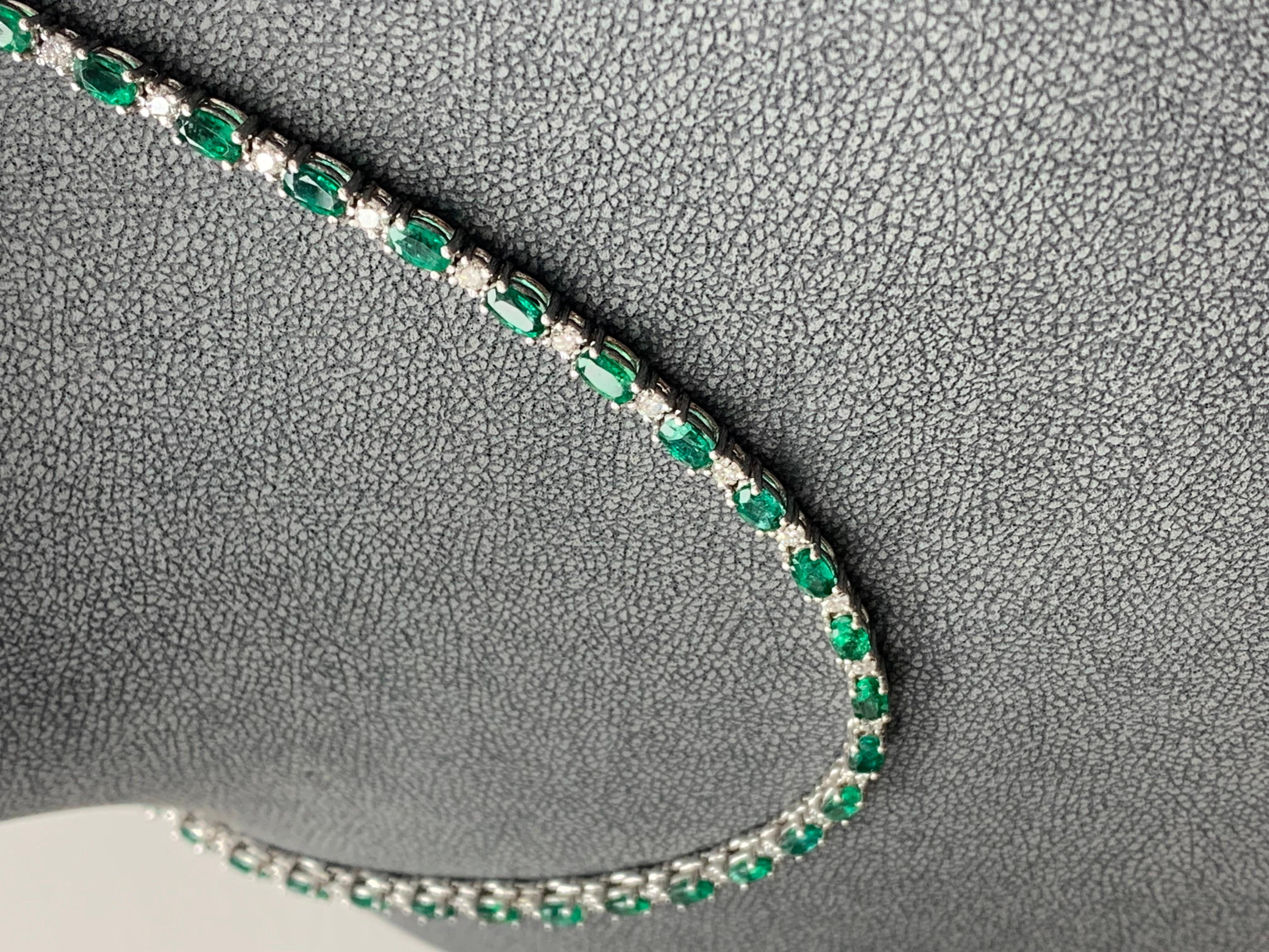 11,52 Karat Ovalschliff Smaragd und Diamant-Tennis-Halskette aus 14 Karat Weißgold Damen im Angebot