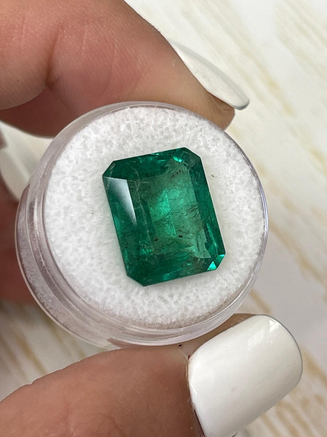 11.54 Carat 15x12.5 Huge Vibrant Green Zambian Emerald - Emerald Cut May In New Condition For Sale In Jupiter, FL