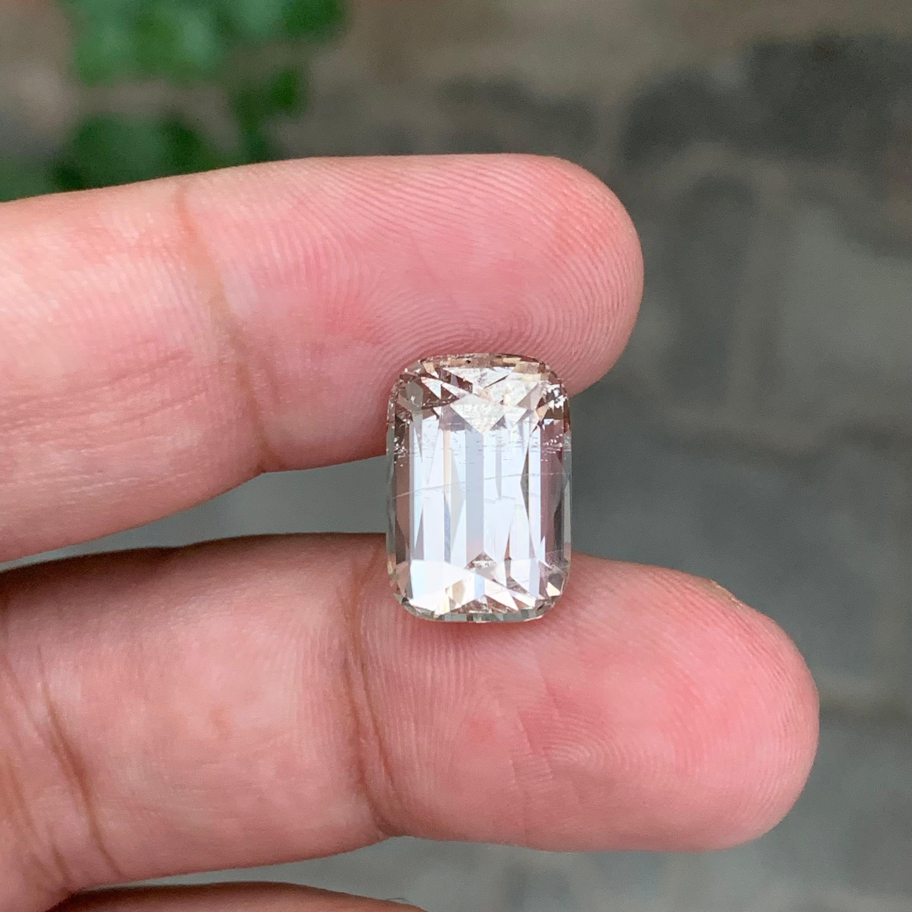 Superbe Topaze naturelle en vrac de 11,55 carats, dorée à l'or fin, mine du Pakistan Neuf - En vente à Peshawar, PK
