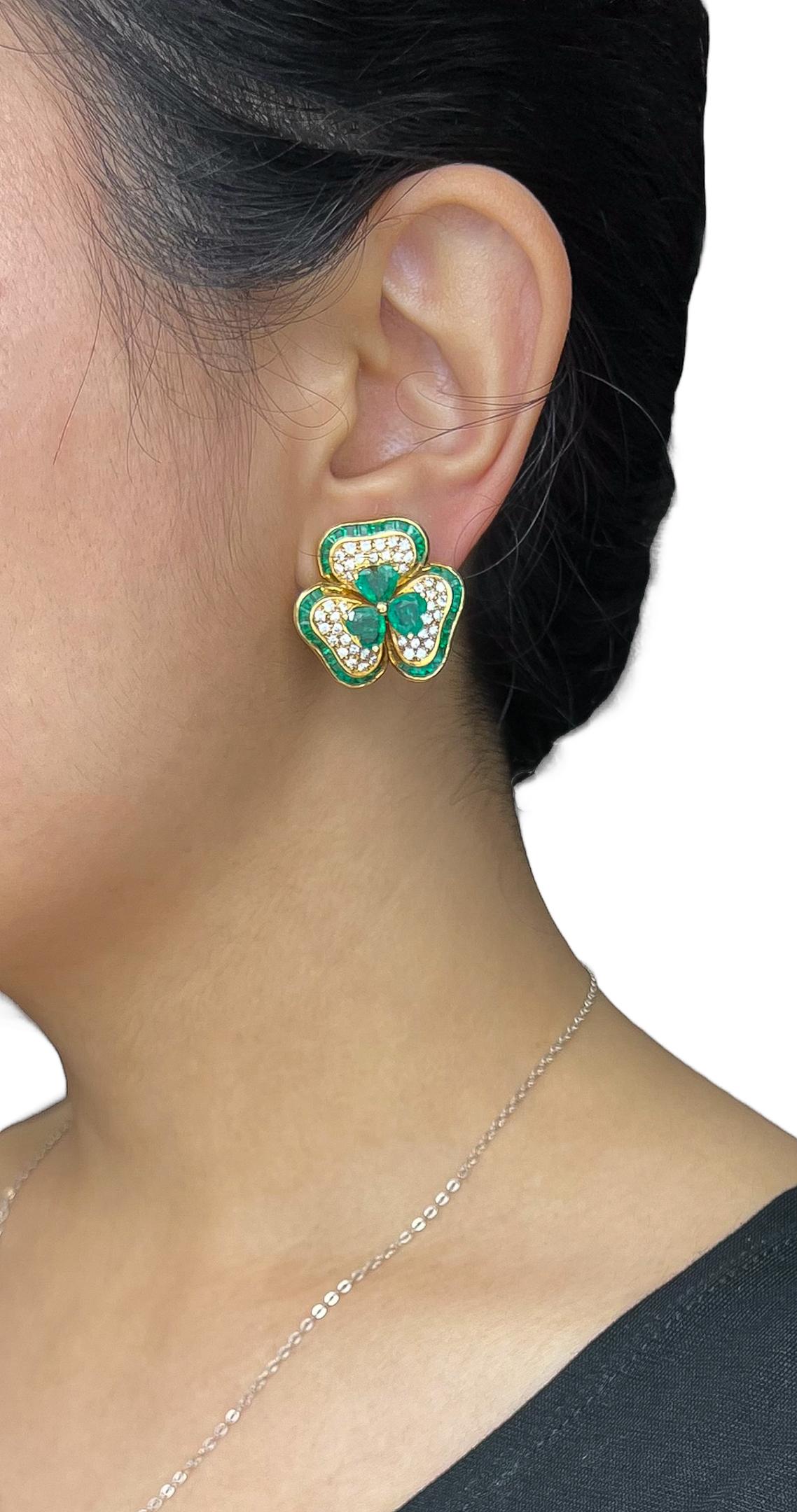 11.55 Total CT Lucky Clover 18K Yellow Gold Diamond & Colombian Emerald Earrings For Sale 3