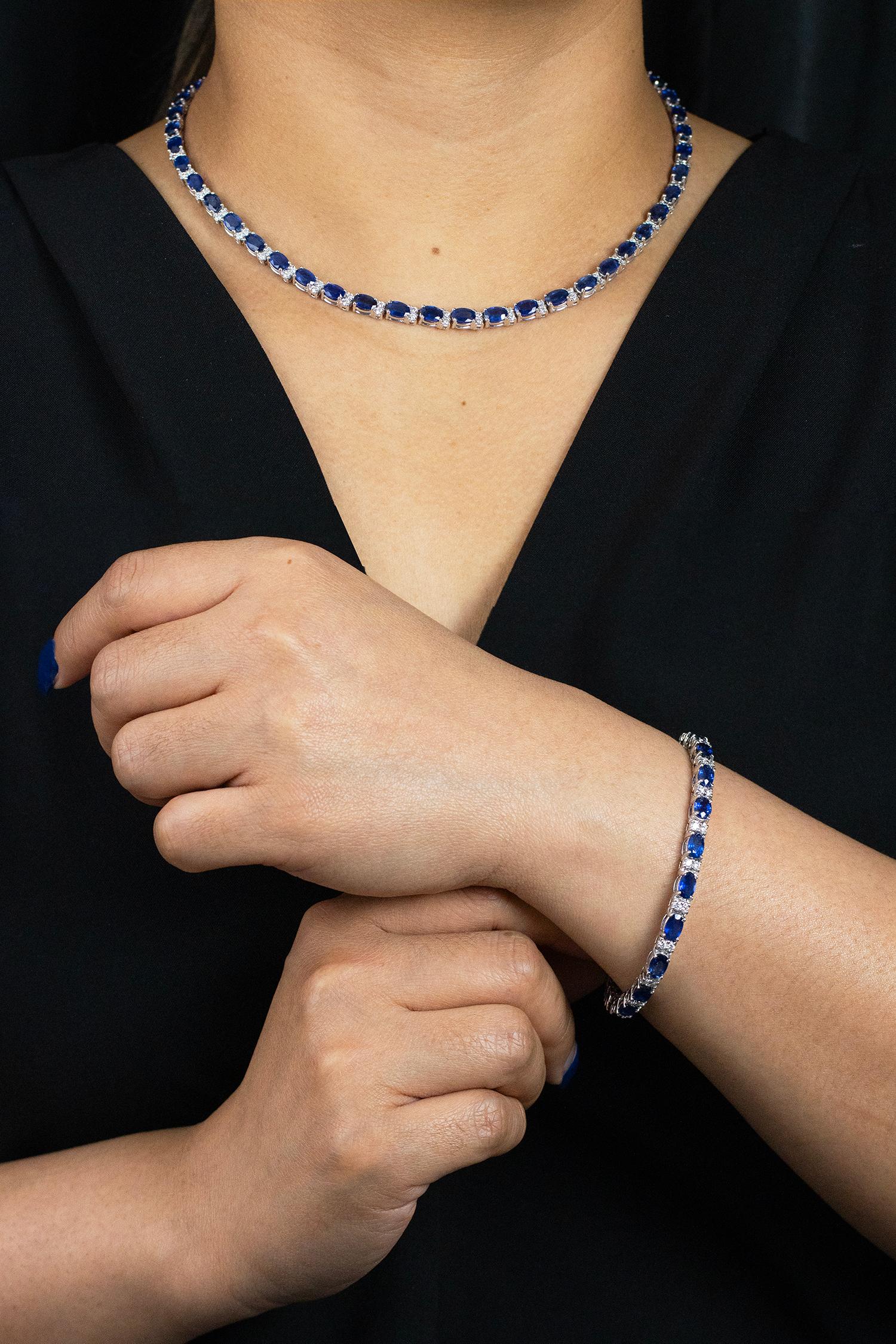 Roman Malakov 12.83 Carats Total Blue Sapphire & Diamond Tennis Bracelet In New Condition For Sale In New York, NY