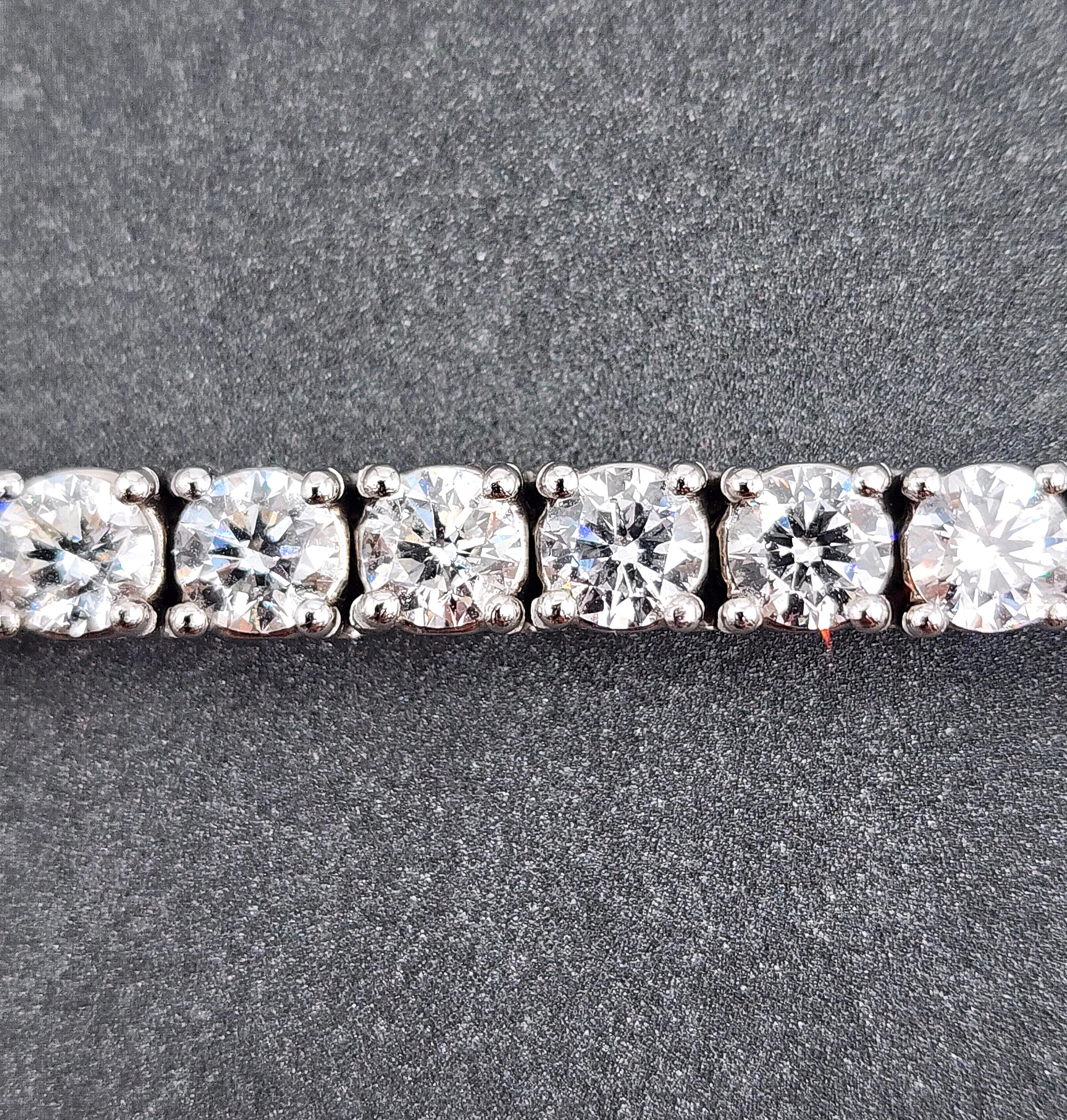 Femenino o masculino Pulsera de tenis con diamantes de 11.57 ct en venta