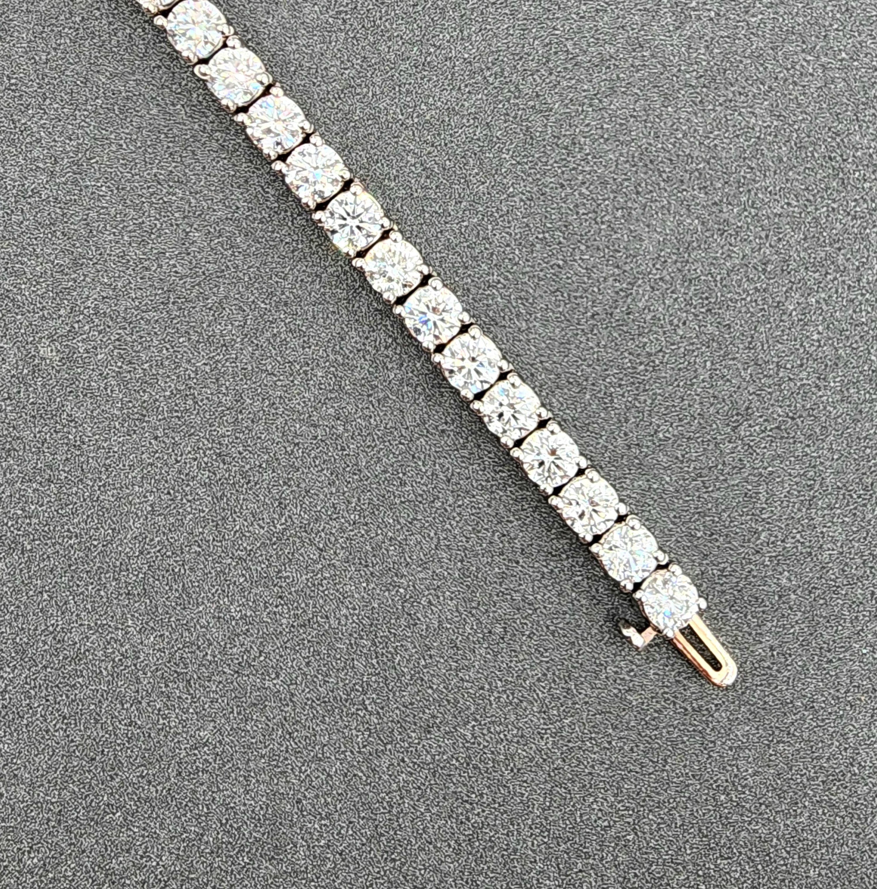 Pulsera de tenis con diamantes de 11.57 ct en venta 1