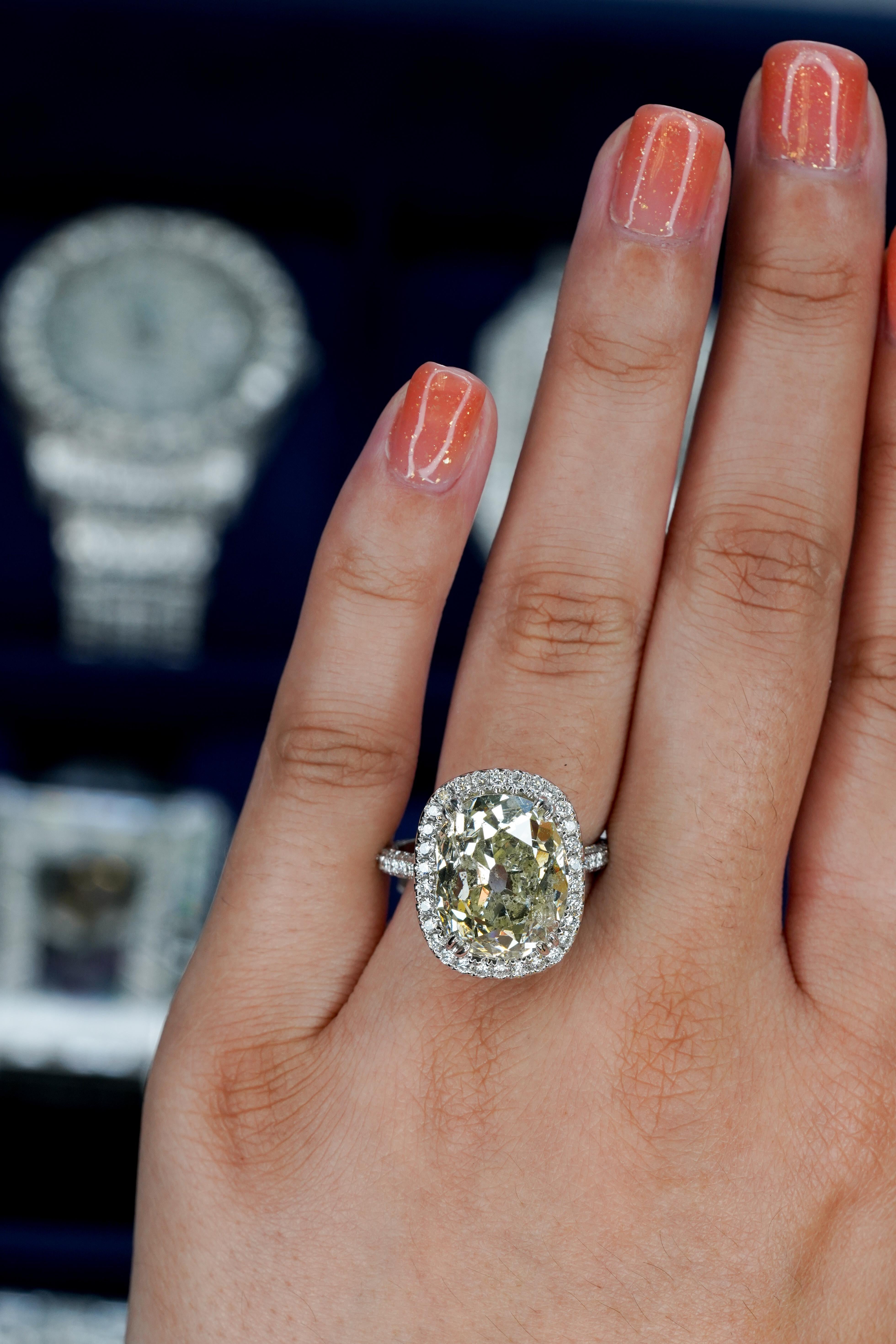 11.59 Carat Cushion Cut Diamond Engagement Ring 18 Karat in Stock In Excellent Condition For Sale In Boca Raton, FL