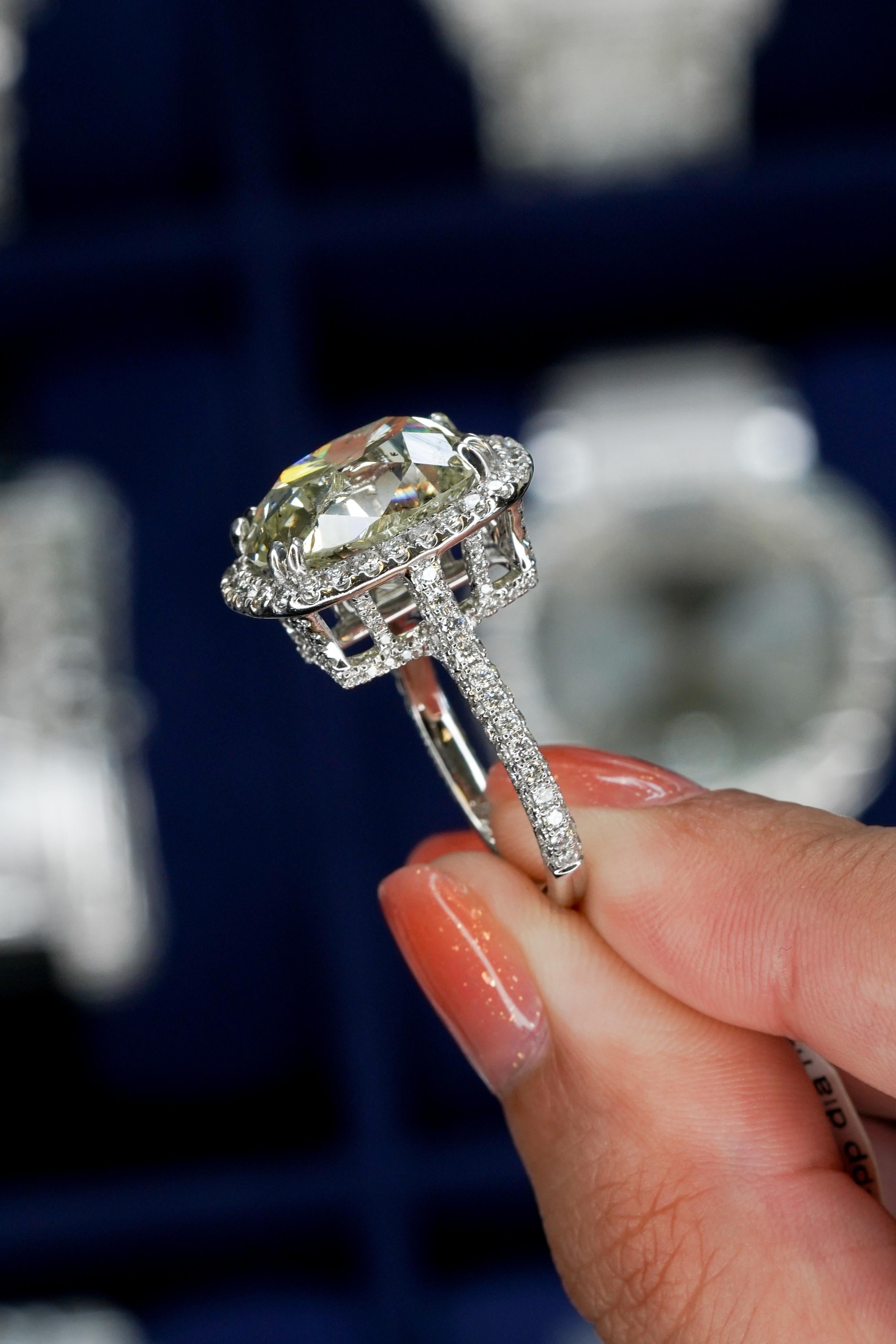 Women's 11.59 Carat Cushion Cut Diamond Engagement Ring 18 Karat in Stock For Sale