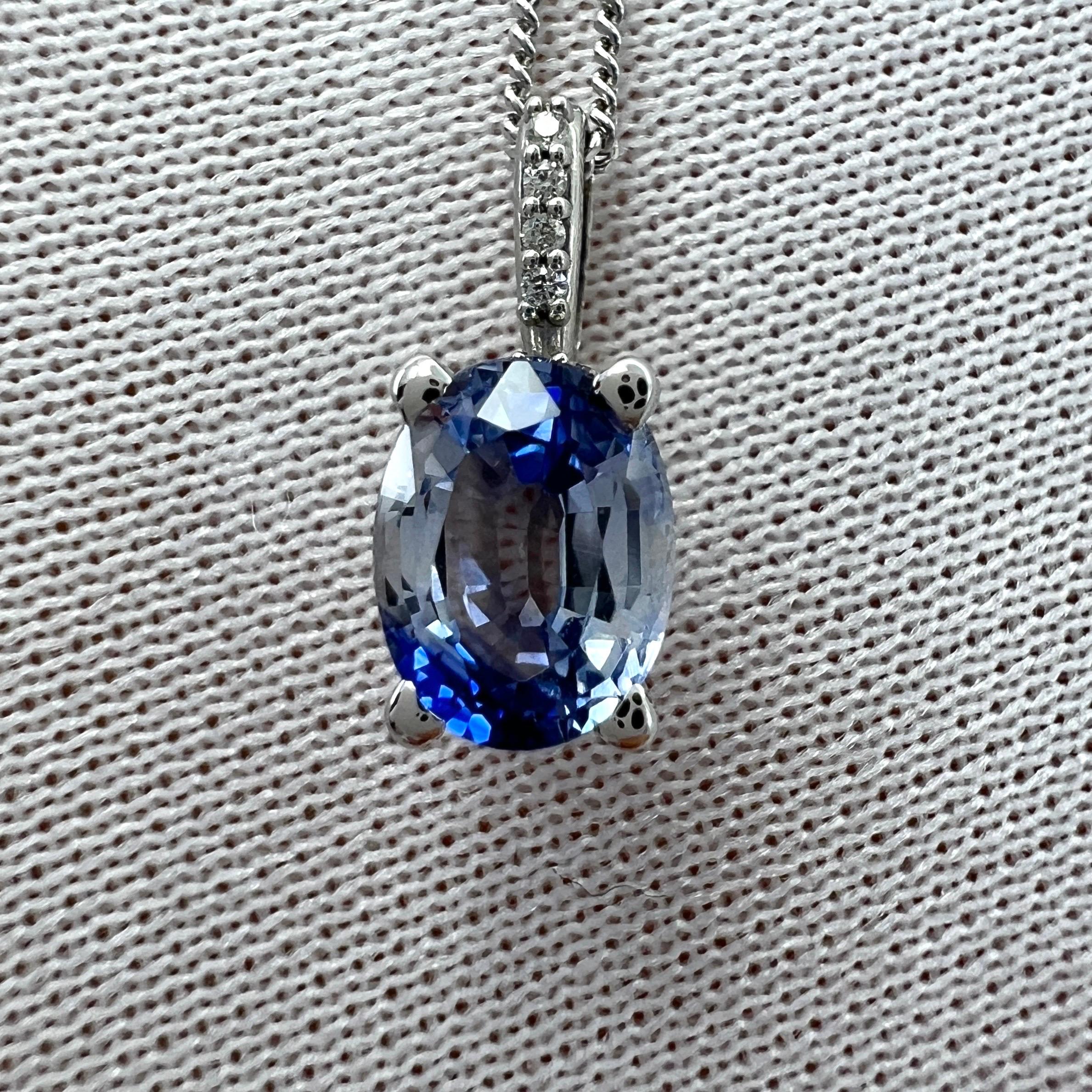 1.15ct Bi Colour Blue Ceylon Sapphire Diamond 18k White Gold Hidden Halo Pendant en vente 2