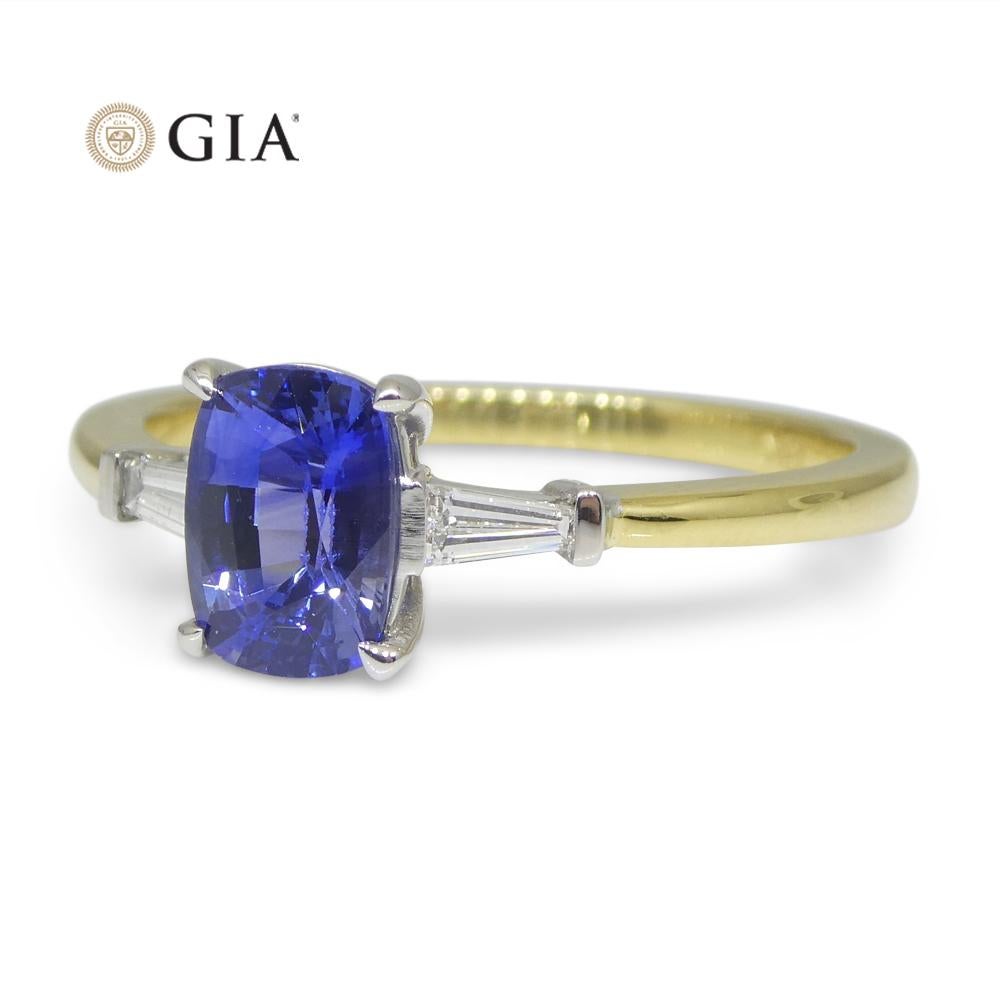 Women's or Men's 1.15ct Blue Sapphire & Diamond Statement or Engagement Ring in 18k Yellow Gold For Sale