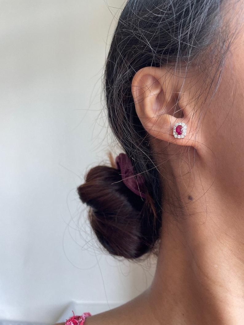 Women's 1.15Ct Burma Unheated Ruby Earring in 18k Yellow Gold For Sale
