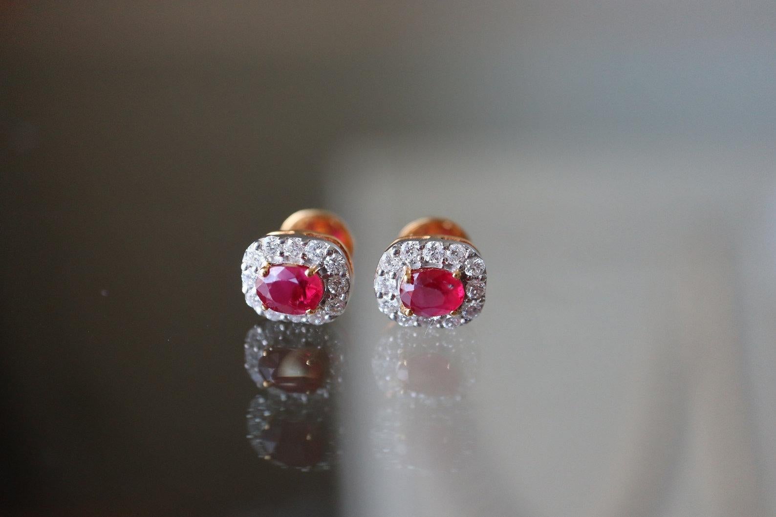 1.15Ct Burma Unheated Ruby Earring in 18k Yellow Gold For Sale 1