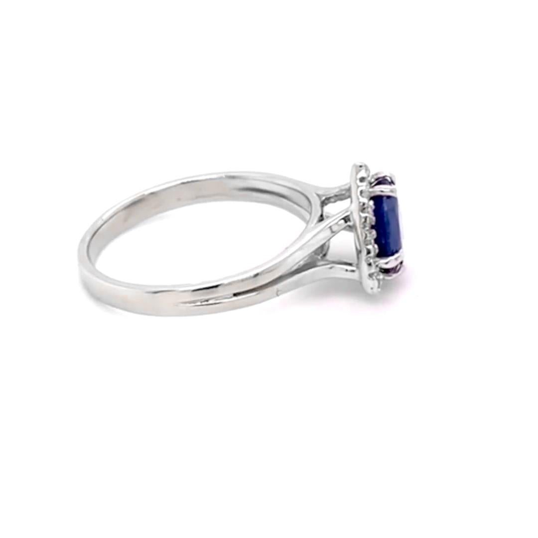 1.15 Carat Natural Ceylon Blue Sapphire 14 Karat White Gold Ring In New Condition For Sale In LA, CA