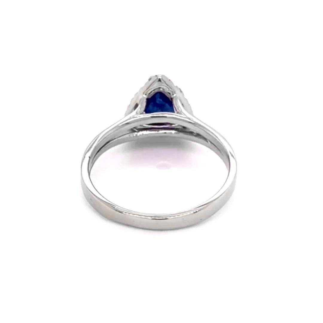 Women's 1.15 Carat Natural Ceylon Blue Sapphire 14 Karat White Gold Ring For Sale