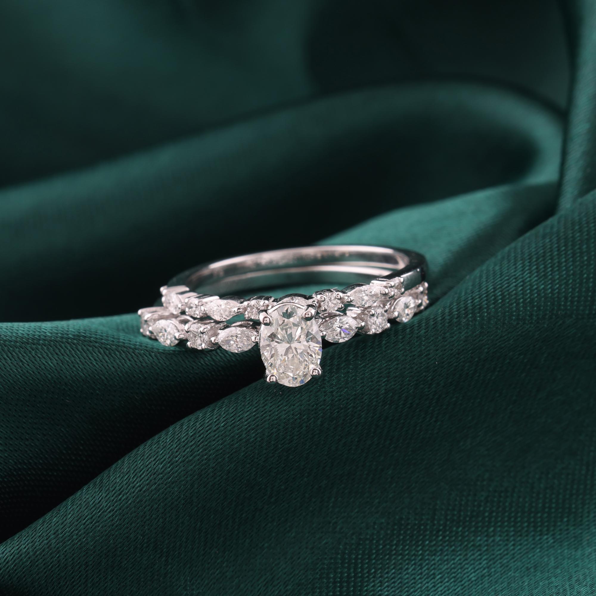 1.15Ct Certified Oval Diamond Solitaire Stackable Band Ring Set 14K White Gold im Zustand „Neu“ im Angebot in Diera, Dubai