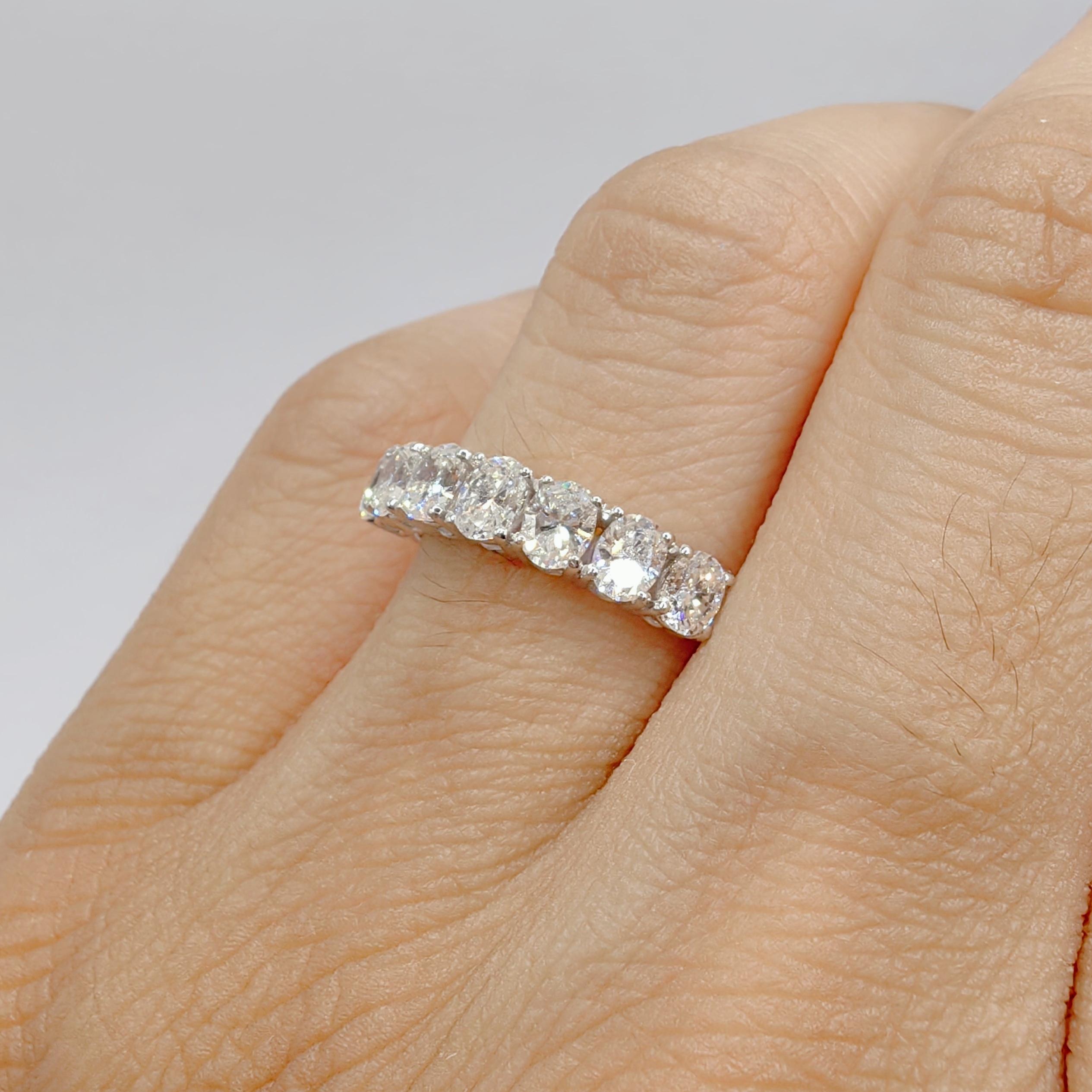 1.15ct Natural Oval-cut Diamond Half Eternity Stacking Ring in 18K White Gold For Sale 1