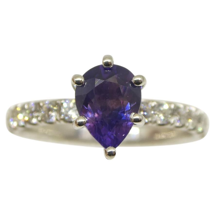 Bague de fiançailles en or blanc 18 carats avec saphir violet poire de 1,15 carat et diamants