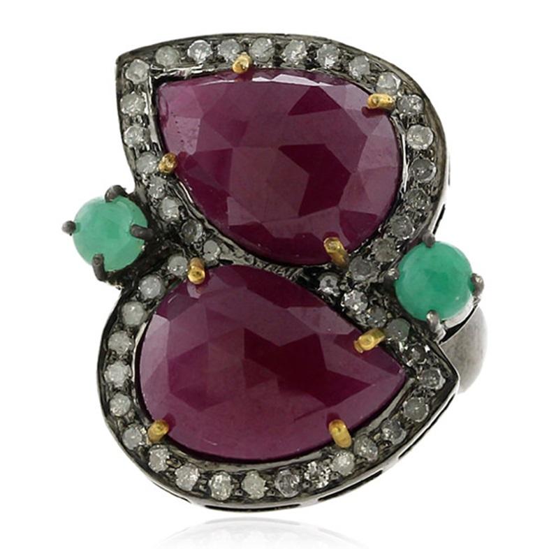 18kt:1.88gms,D:0.6302cts,Slv:5.08gms,
Emer:0.65cts,Ruby:11.5cts,
Size: 25X17X25MM