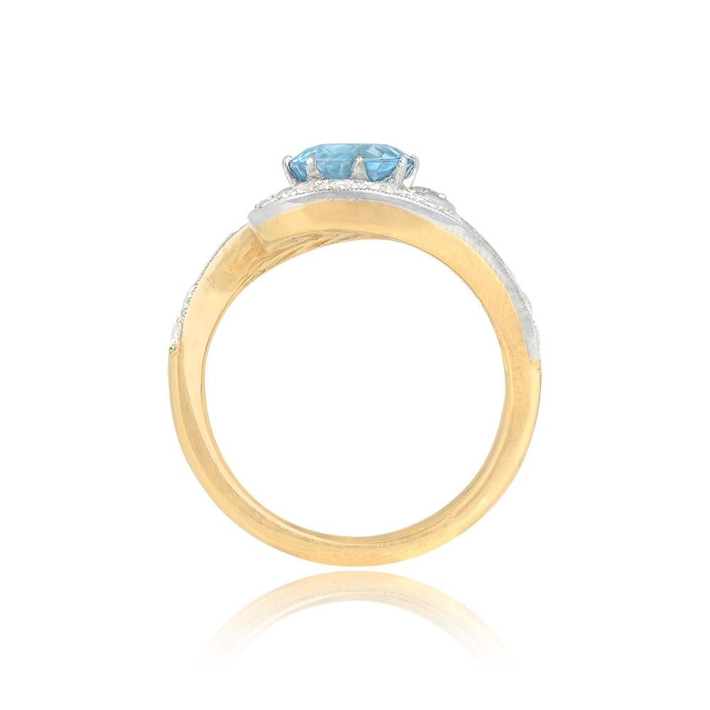 1.15ct Round Cut Aquamarine Engagement Ring, Platinum & 18k Yellow Gold In Excellent Condition For Sale In New York, NY