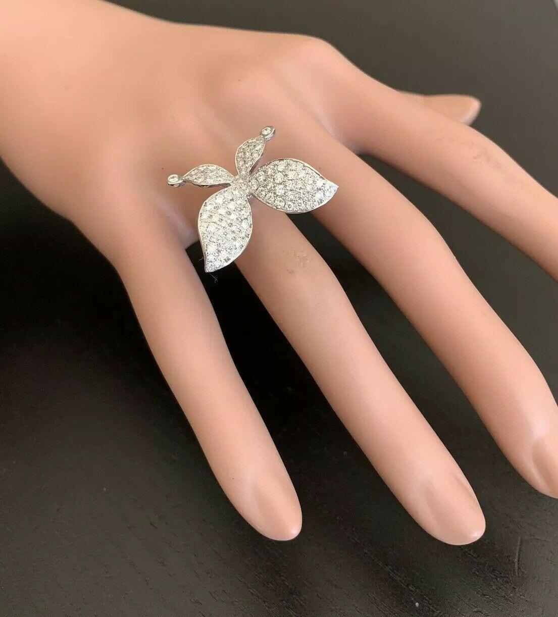 1.15 Carat Splendid Natural Diamond 14 Karat Solid White Gold Flower Ring For Sale 1