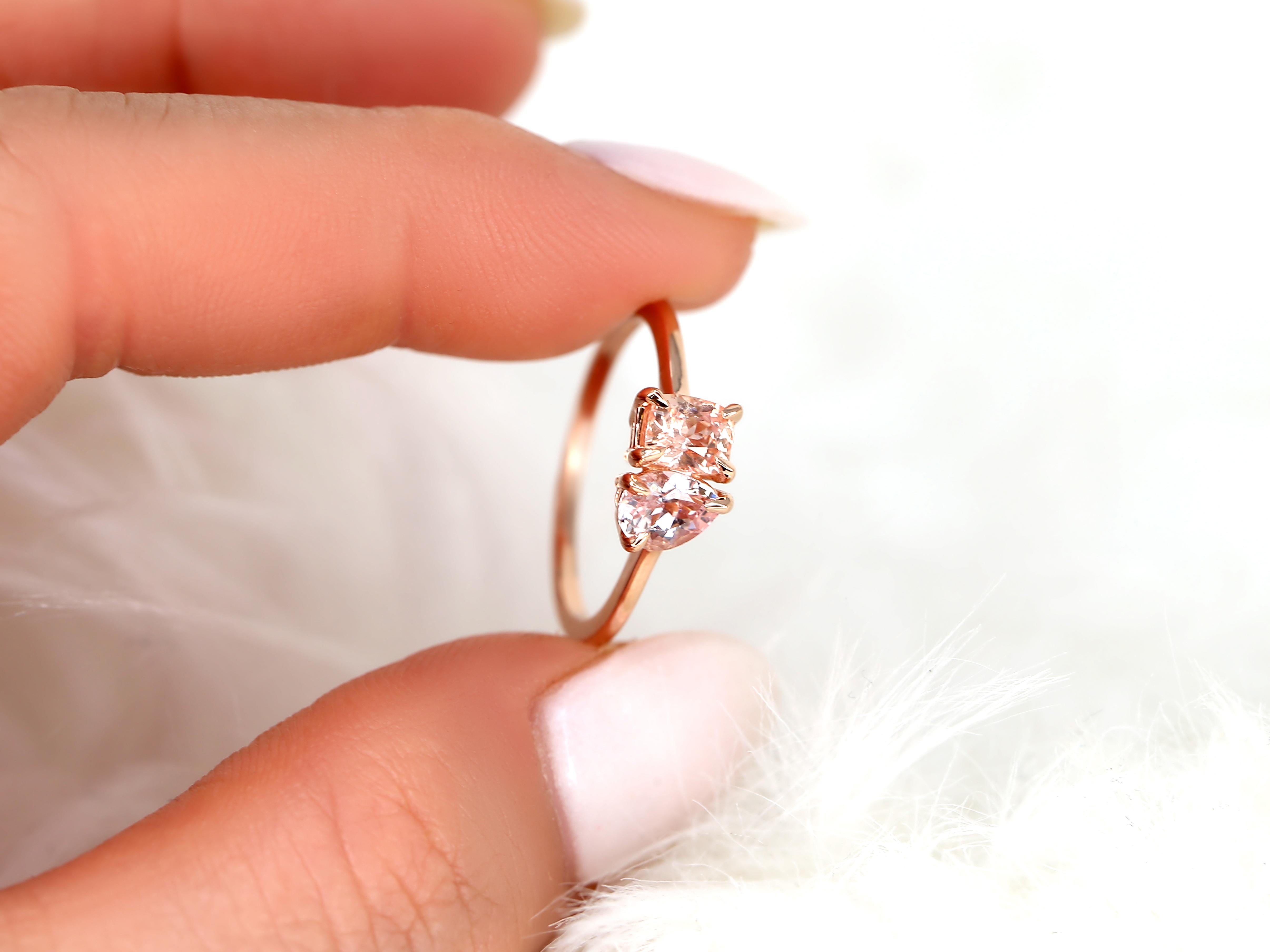 1.15cts Gemini 14kt Rose Gold Peach Sapphire Toi Et Moi Ring In New Condition For Sale In Chicago, IL