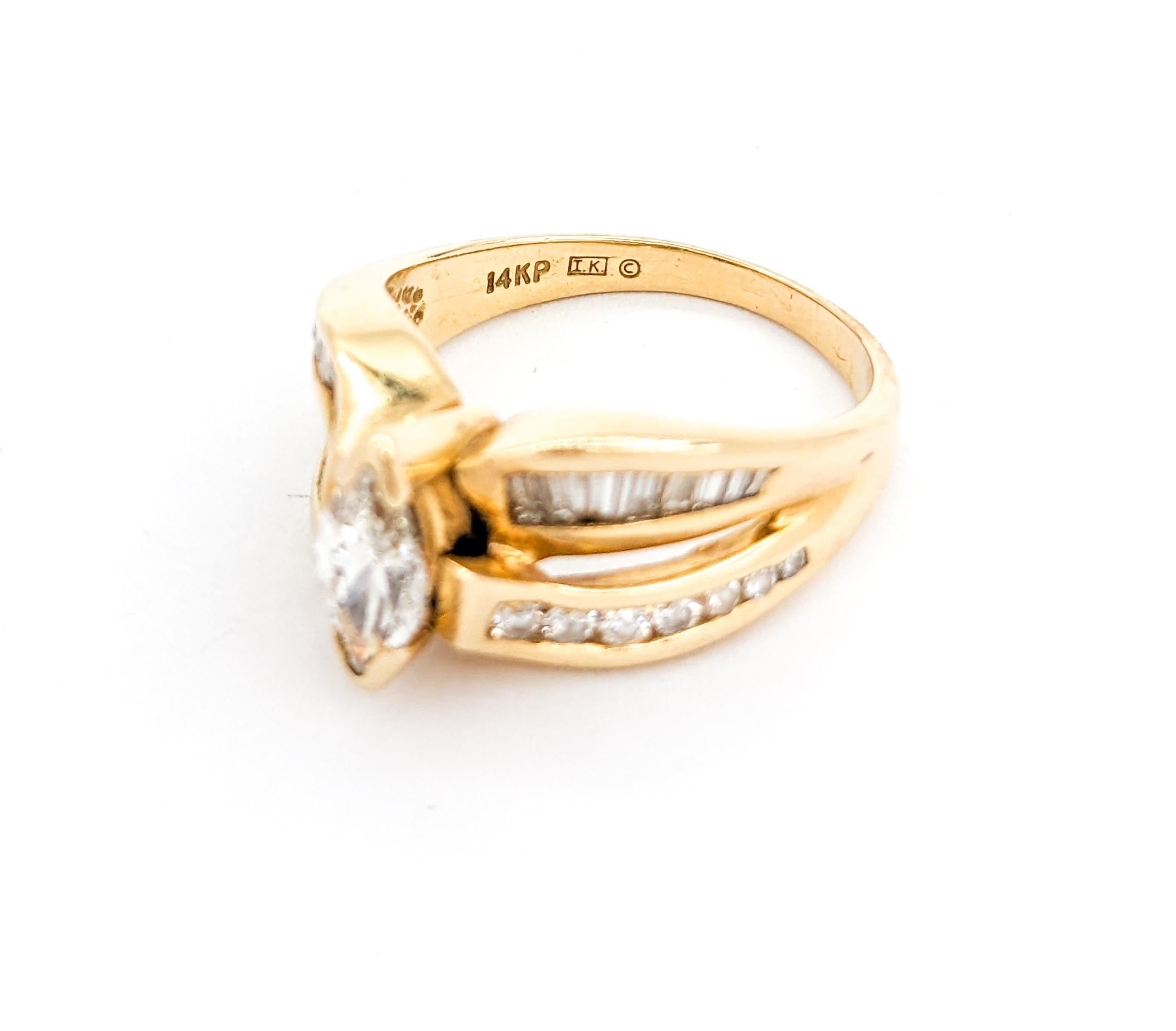 Bague de fiançailles en or jaune avec diamant marquise de 1,15 carat en vente 4