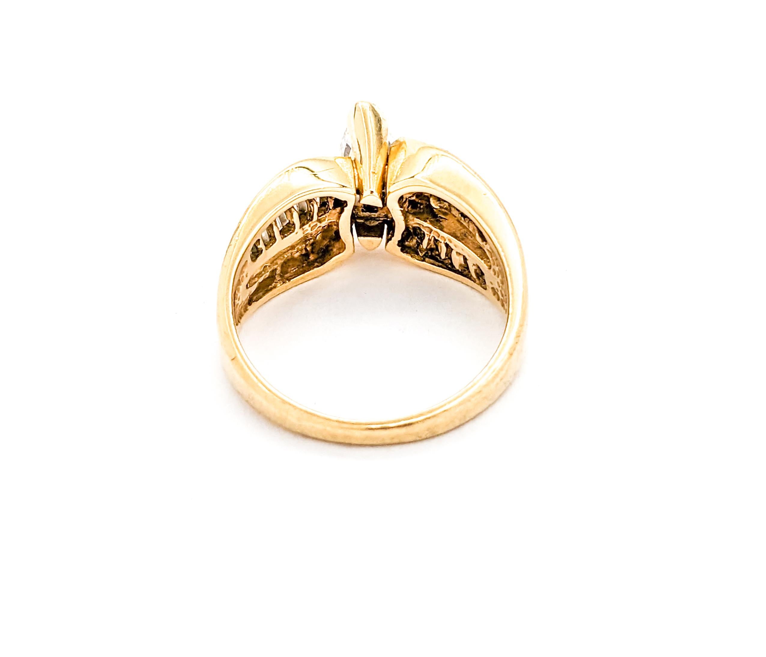 Bague de fiançailles en or jaune avec diamant marquise de 1,15 carat en vente 1