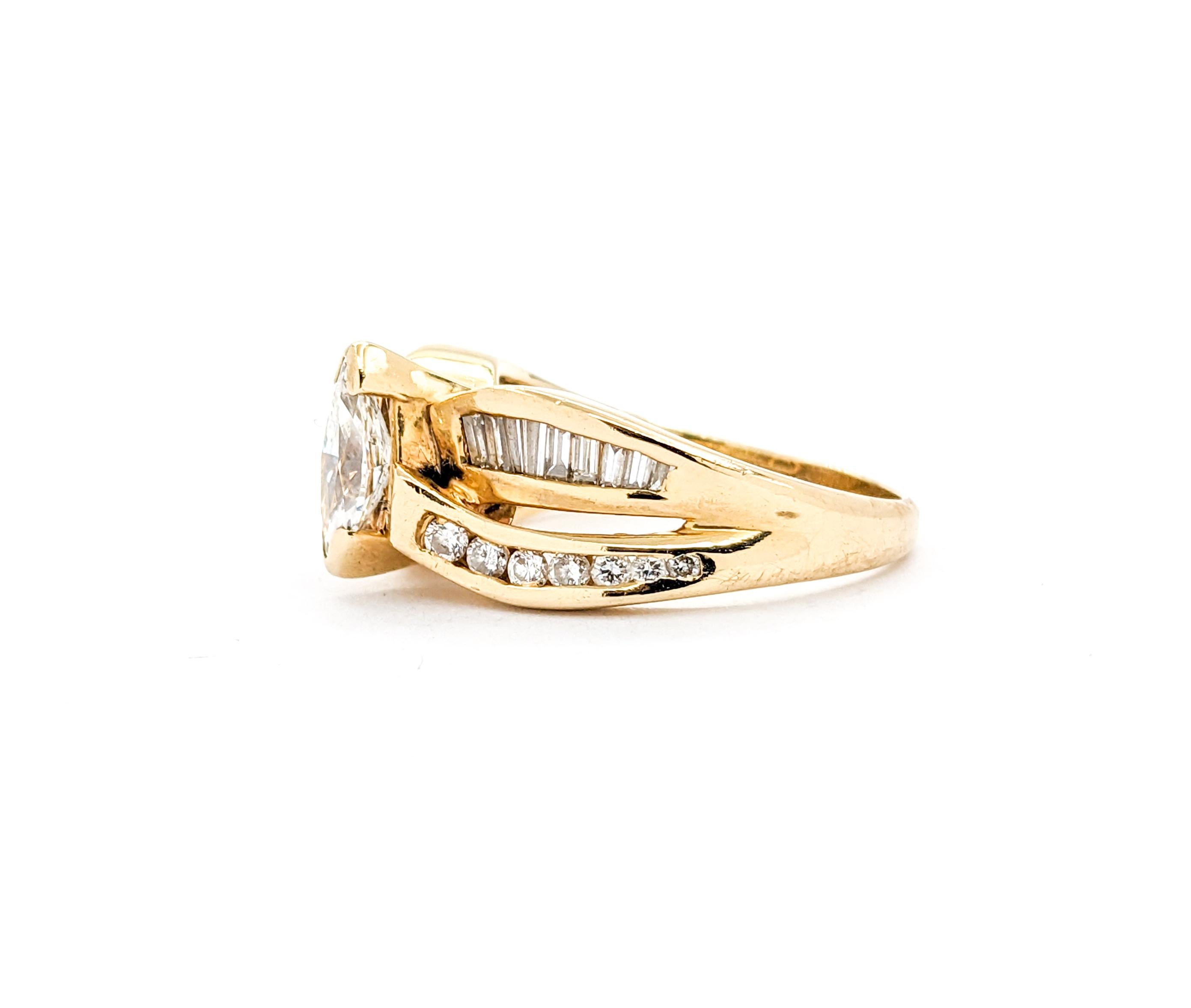 Bague de fiançailles en or jaune avec diamant marquise de 1,15 carat en vente 2