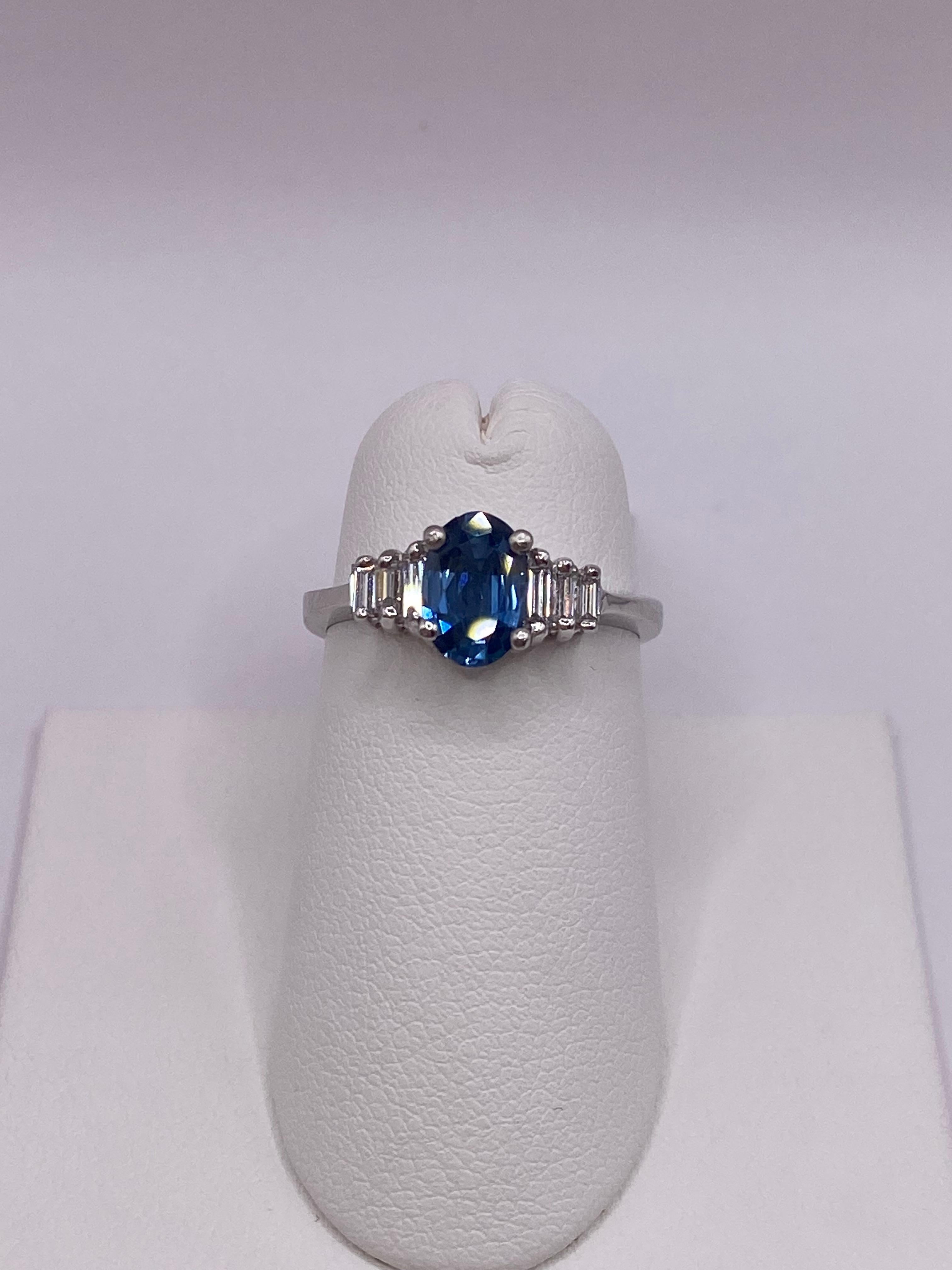 Oval Cut 1.15ctw Oval Sapphire & Baguette Diamond Ring in Platinum For Sale